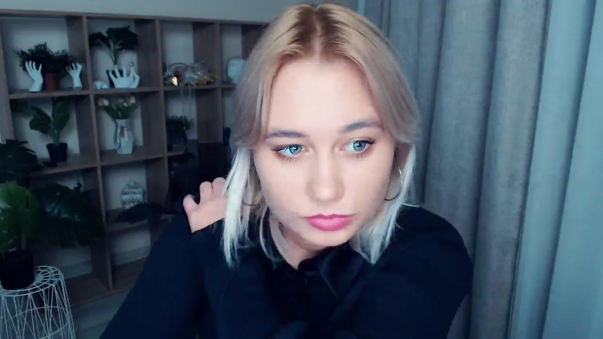 Gallery image thumbnail from Kukla_kolduna's myfreecams stream on, 10/05/2024, 17:59 image 14 of 20