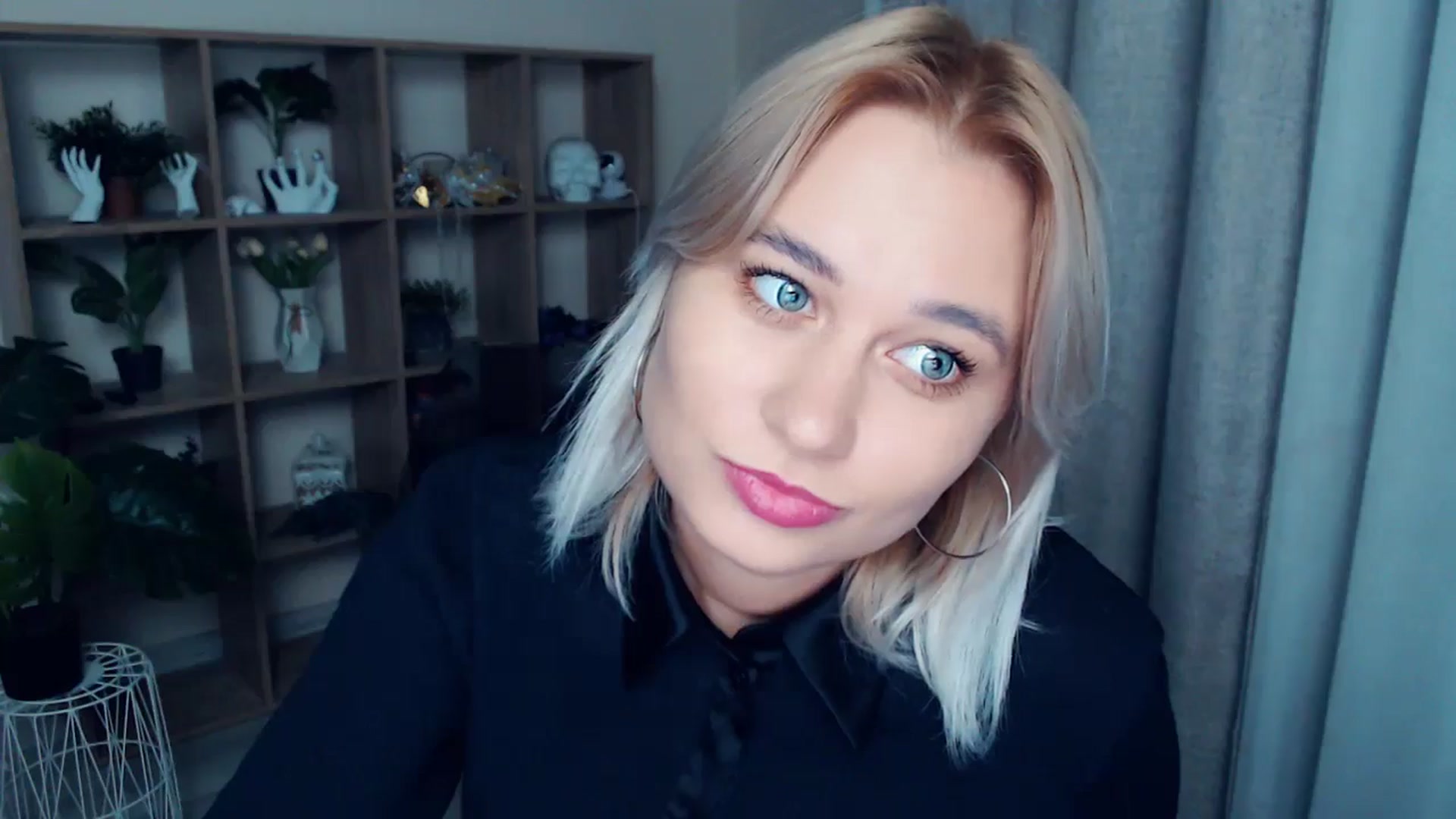 Gallery image thumbnail from Kukla_kolduna's myfreecams stream on, 10/05/2024, 17:59 image 11 of 20