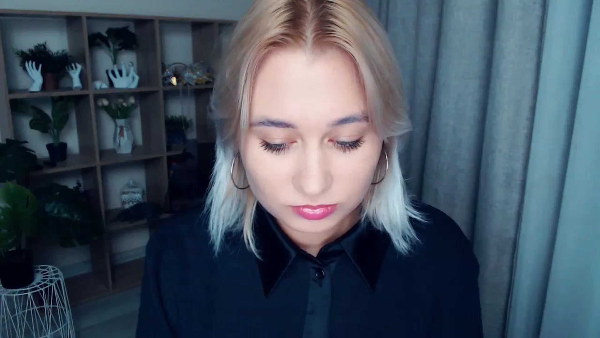 Gallery image thumbnail from Kukla_kolduna's myfreecams stream on, 10/05/2024, 17:59 image 4 of 20