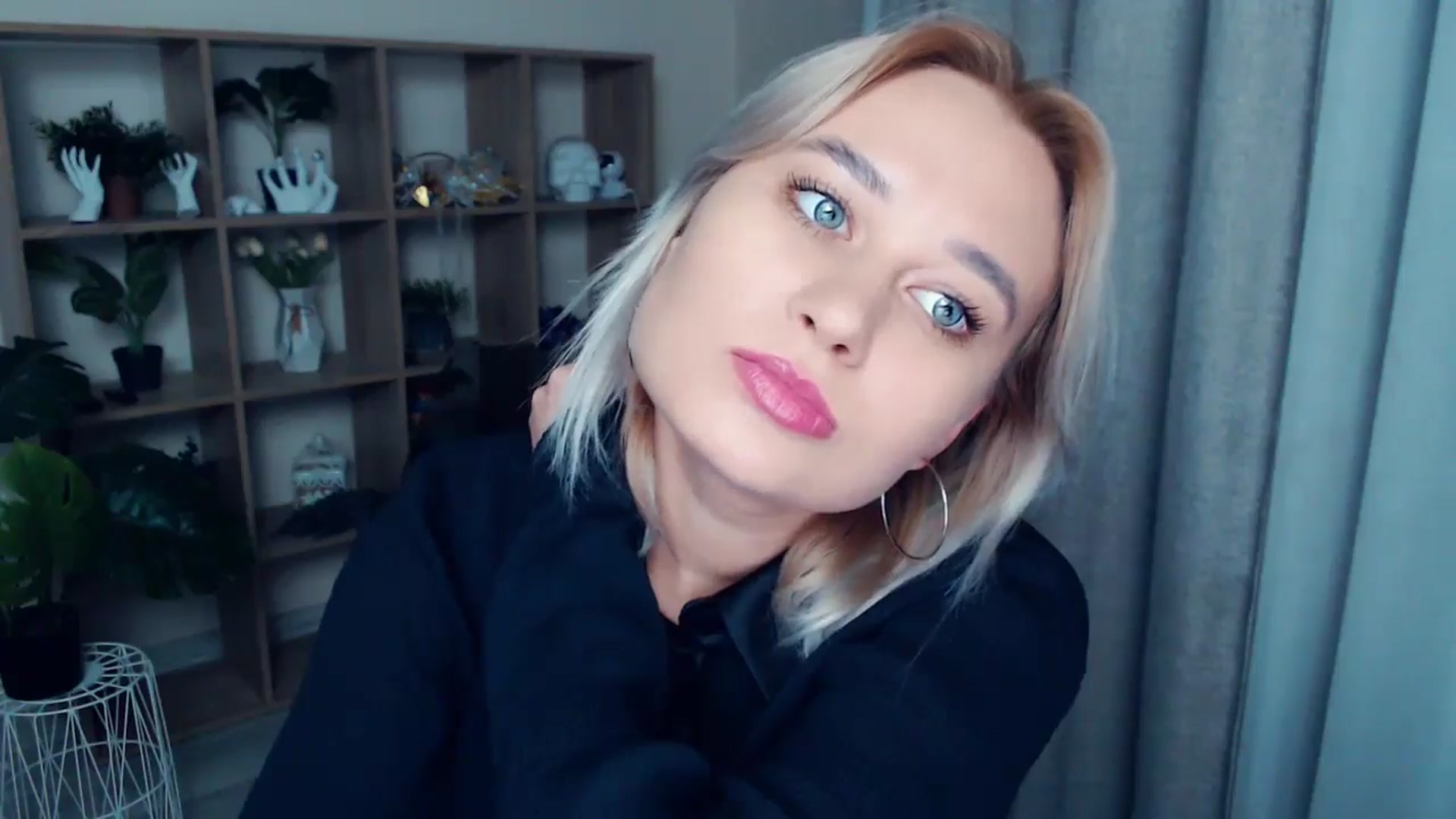 Gallery image thumbnail from Kukla_kolduna's myfreecams stream on, 10/05/2024, 17:59 image 12 of 20