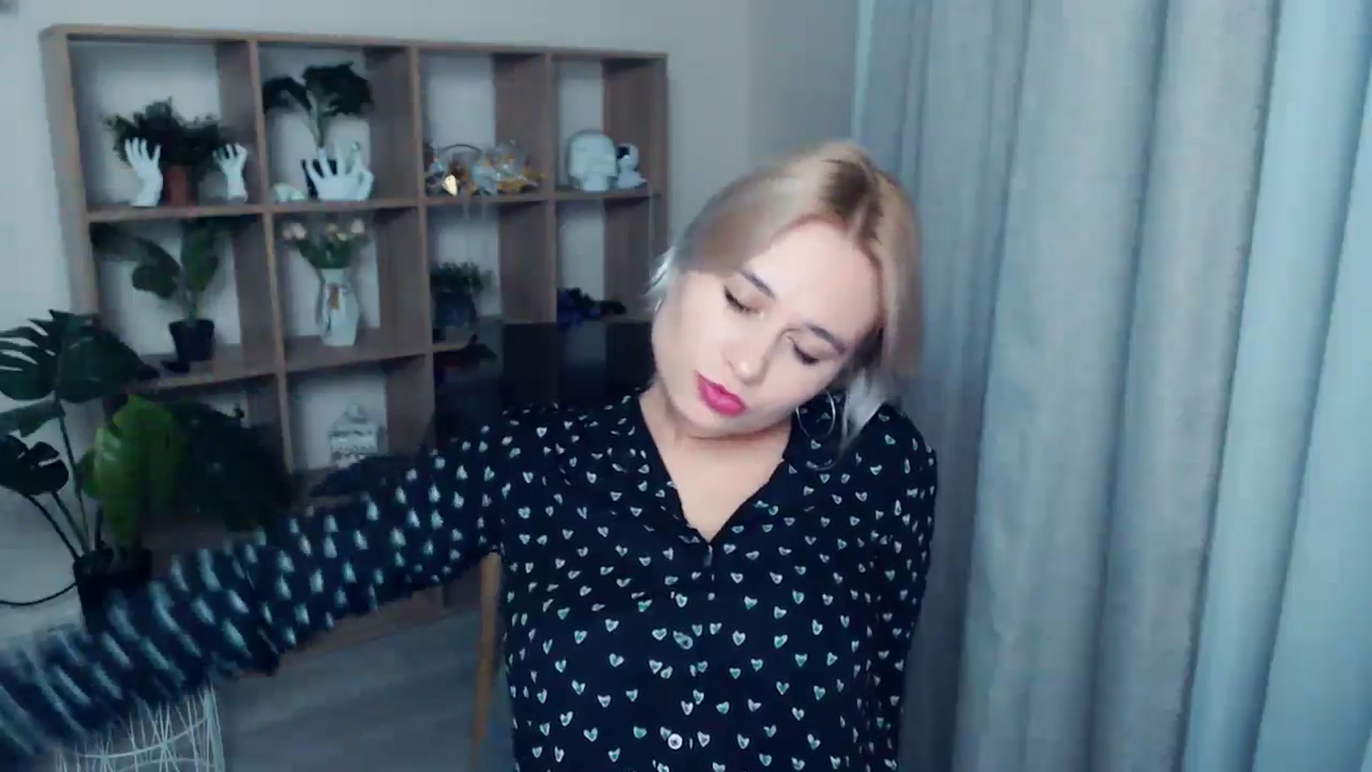 Gallery image thumbnail from Kukla_kolduna's myfreecams stream on, 10/06/2024, 18:36 image 14 of 20