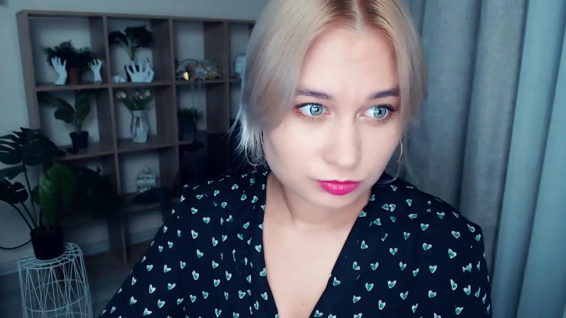 Gallery image thumbnail from Kukla_kolduna's myfreecams stream on, 10/06/2024, 18:36 image 16 of 20