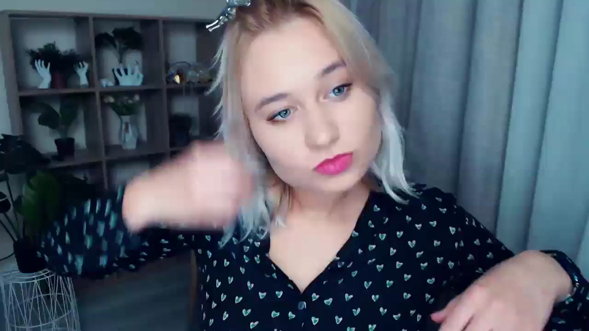 Gallery image thumbnail from Kukla_kolduna's myfreecams stream on, 10/06/2024, 18:36 image 17 of 20