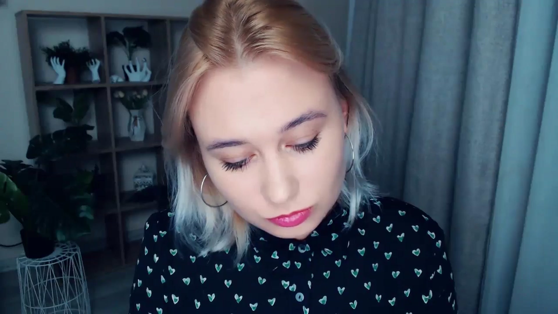 Gallery image thumbnail from Kukla_kolduna's myfreecams stream on, 10/06/2024, 18:36 image 5 of 20