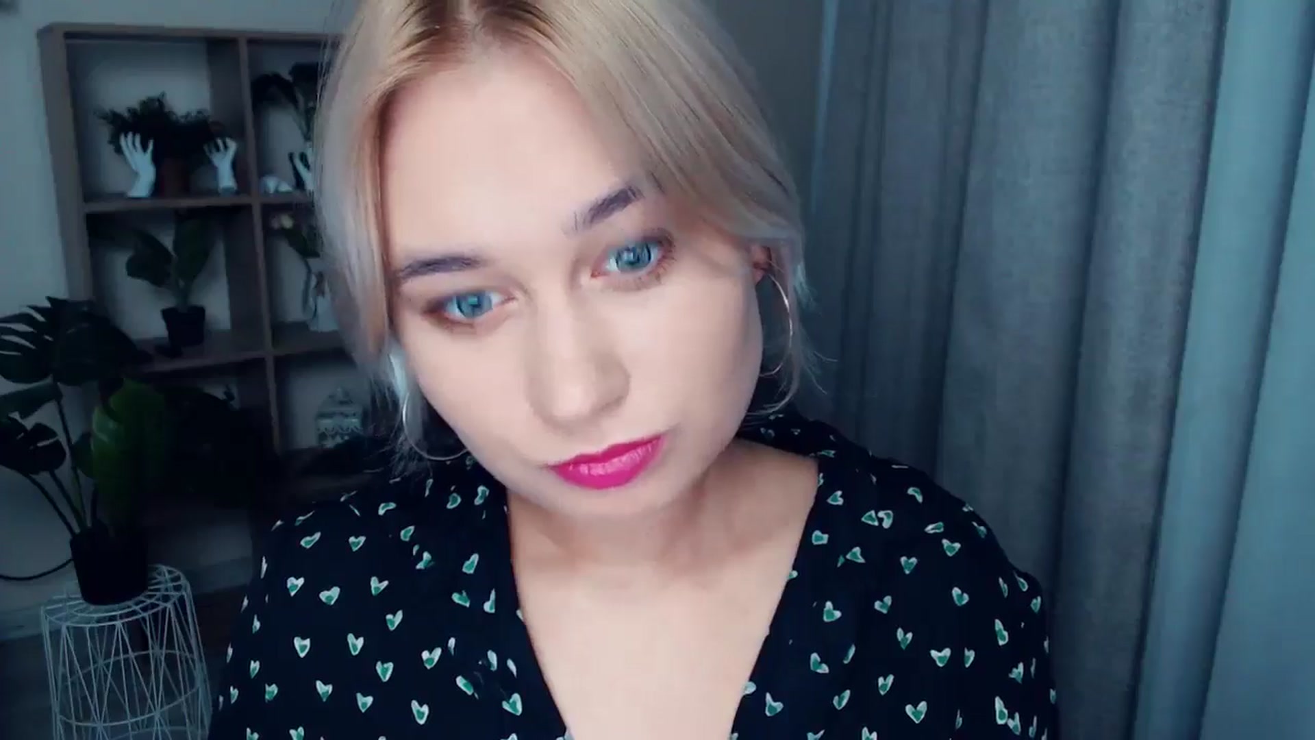 Gallery image thumbnail from Kukla_kolduna's myfreecams stream on, 10/06/2024, 18:36 image 13 of 20