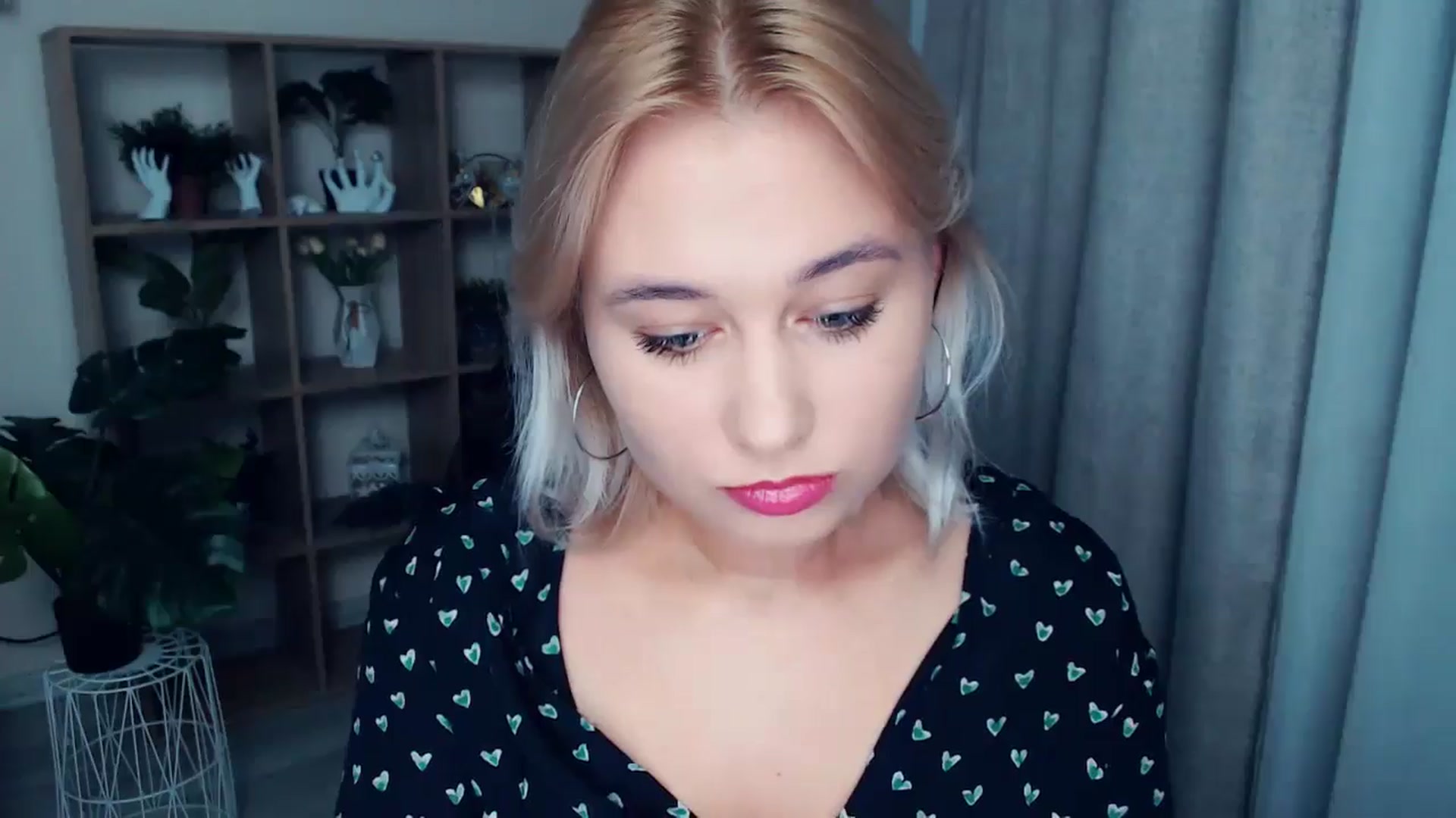 Gallery image thumbnail from Kukla_kolduna's myfreecams stream on, 10/06/2024, 18:36 image 6 of 20