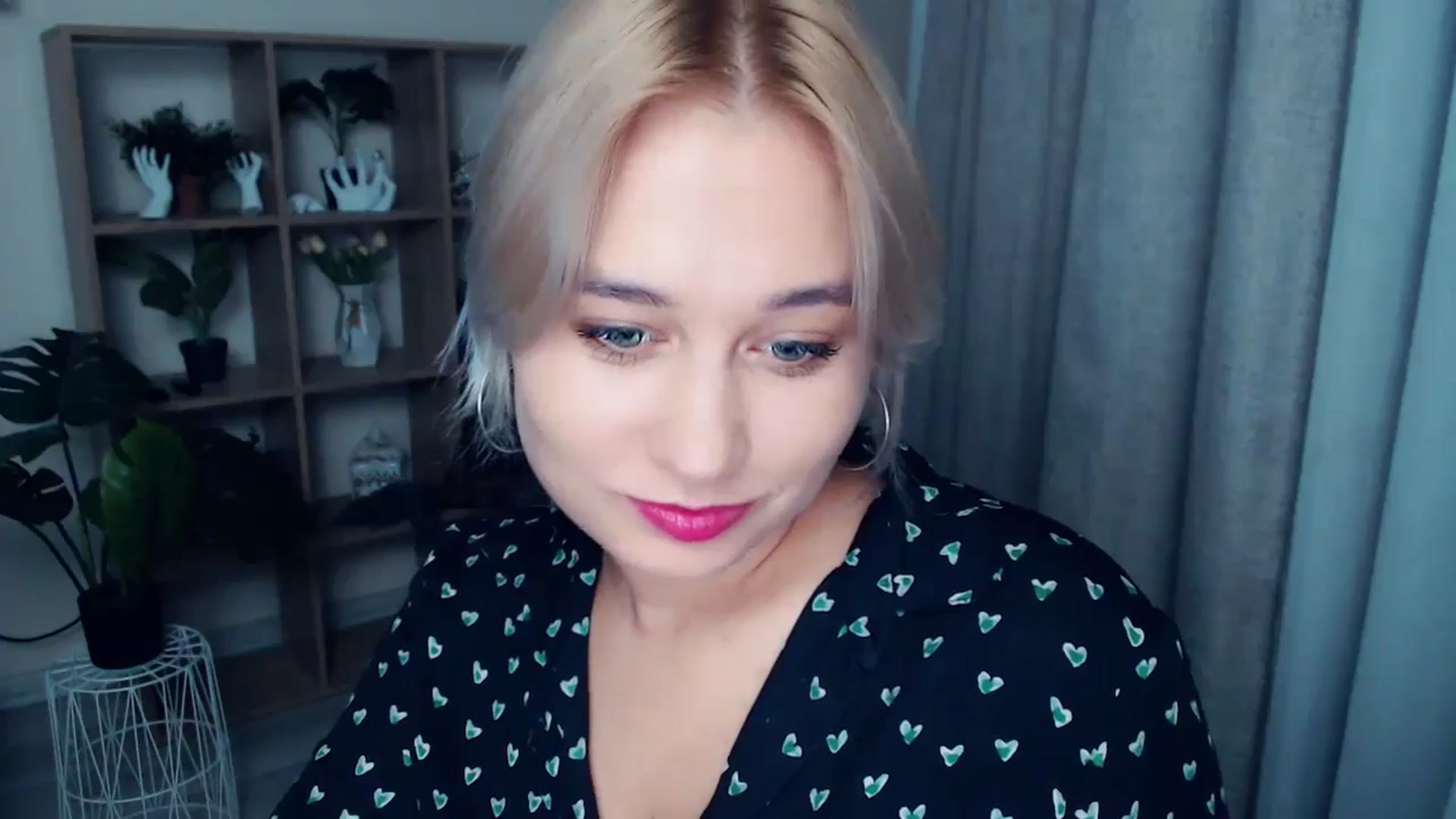 Gallery image thumbnail from Kukla_kolduna's myfreecams stream on, 10/06/2024, 18:36 image 15 of 20