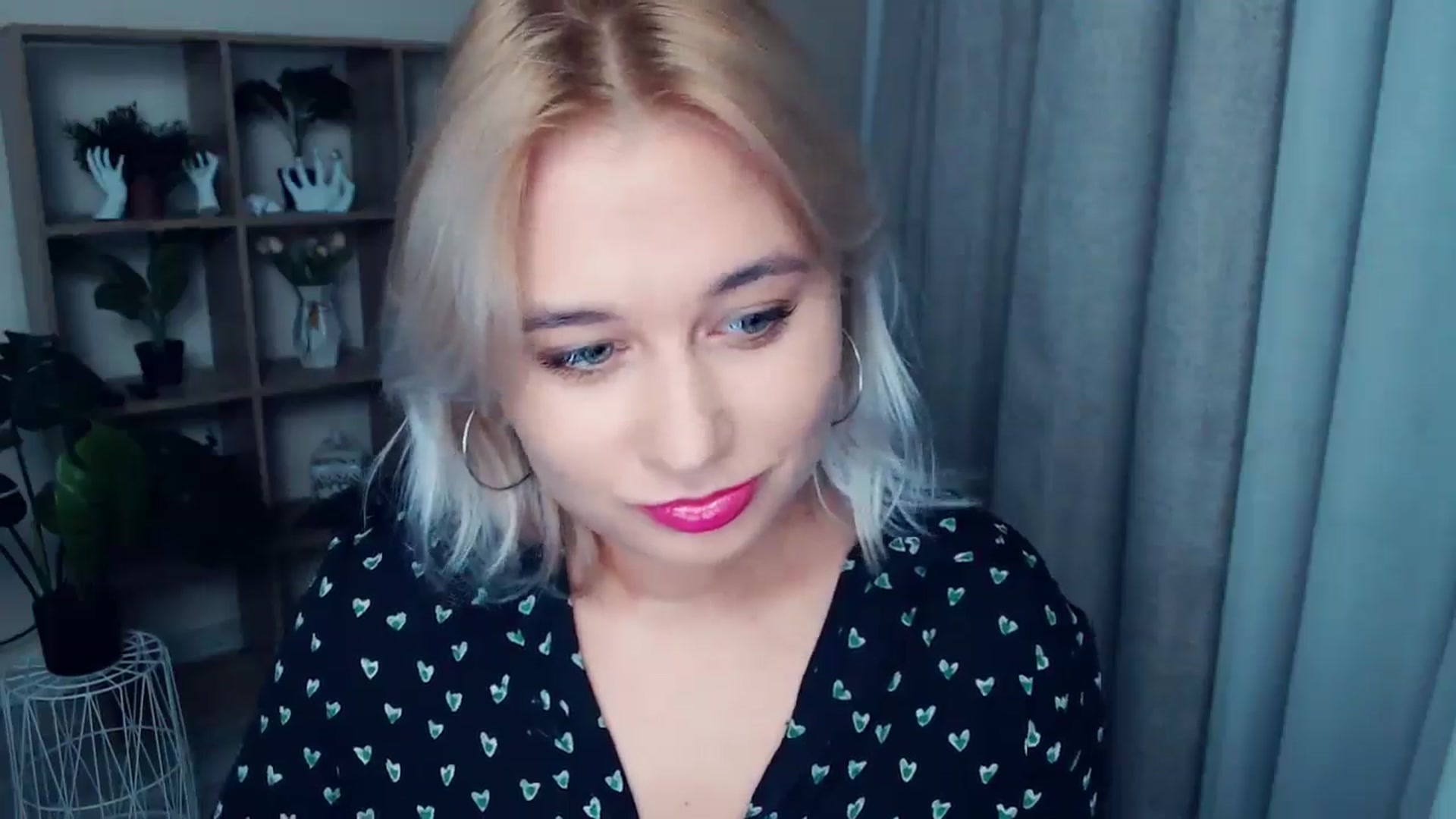 Gallery image thumbnail from Kukla_kolduna's myfreecams stream on, 10/06/2024, 18:36 image 19 of 20