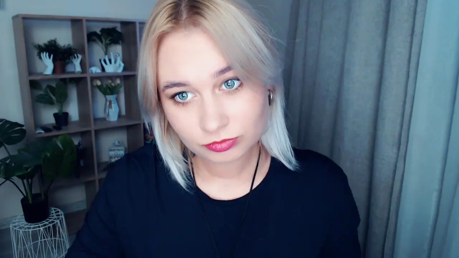 Gallery image thumbnail from Kukla_kolduna's myfreecams stream on, 10/16/2024, 14:59 image 18 of 20