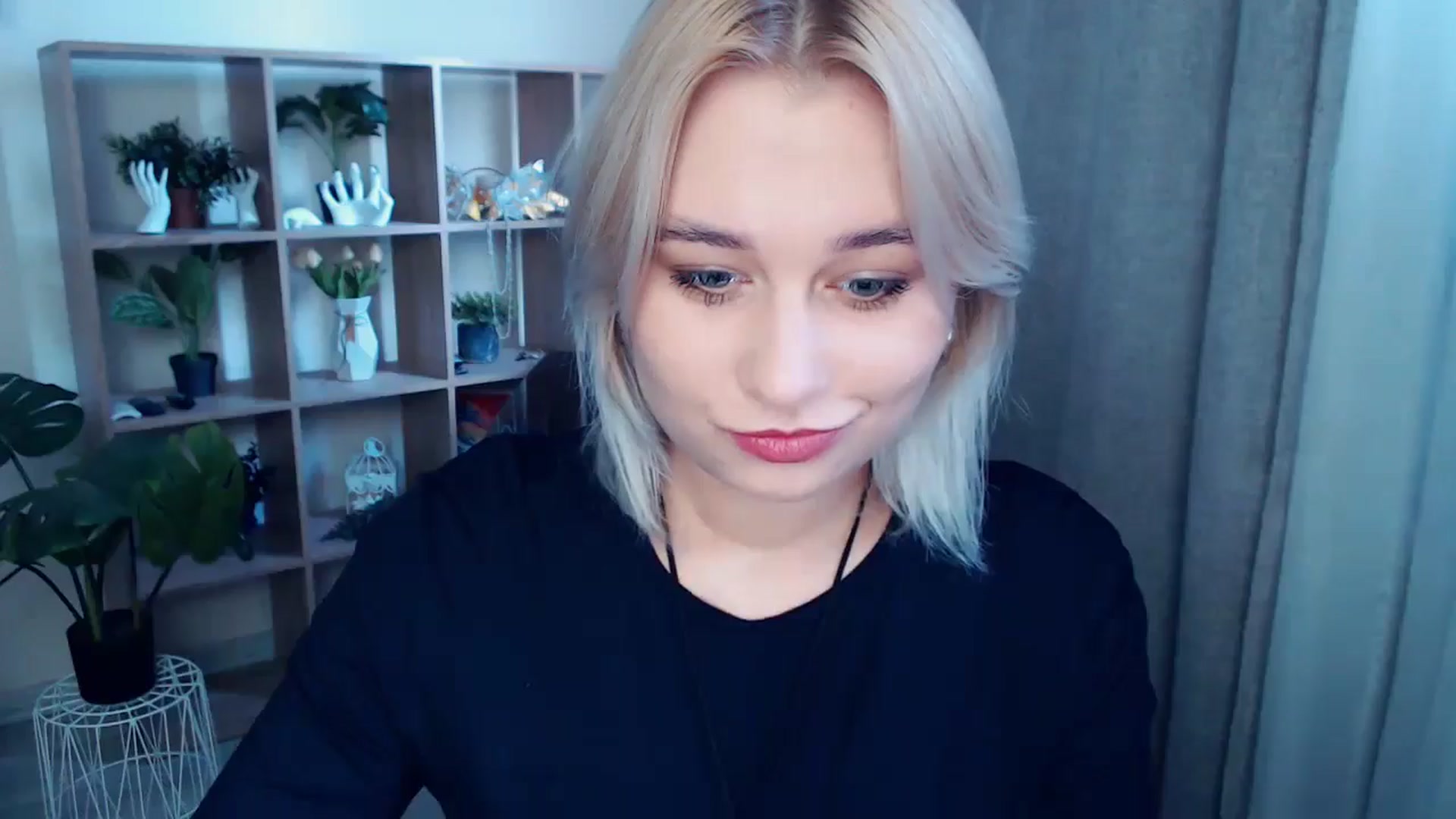 Gallery image thumbnail from Kukla_kolduna's myfreecams stream on, 10/16/2024, 14:59 image 6 of 20