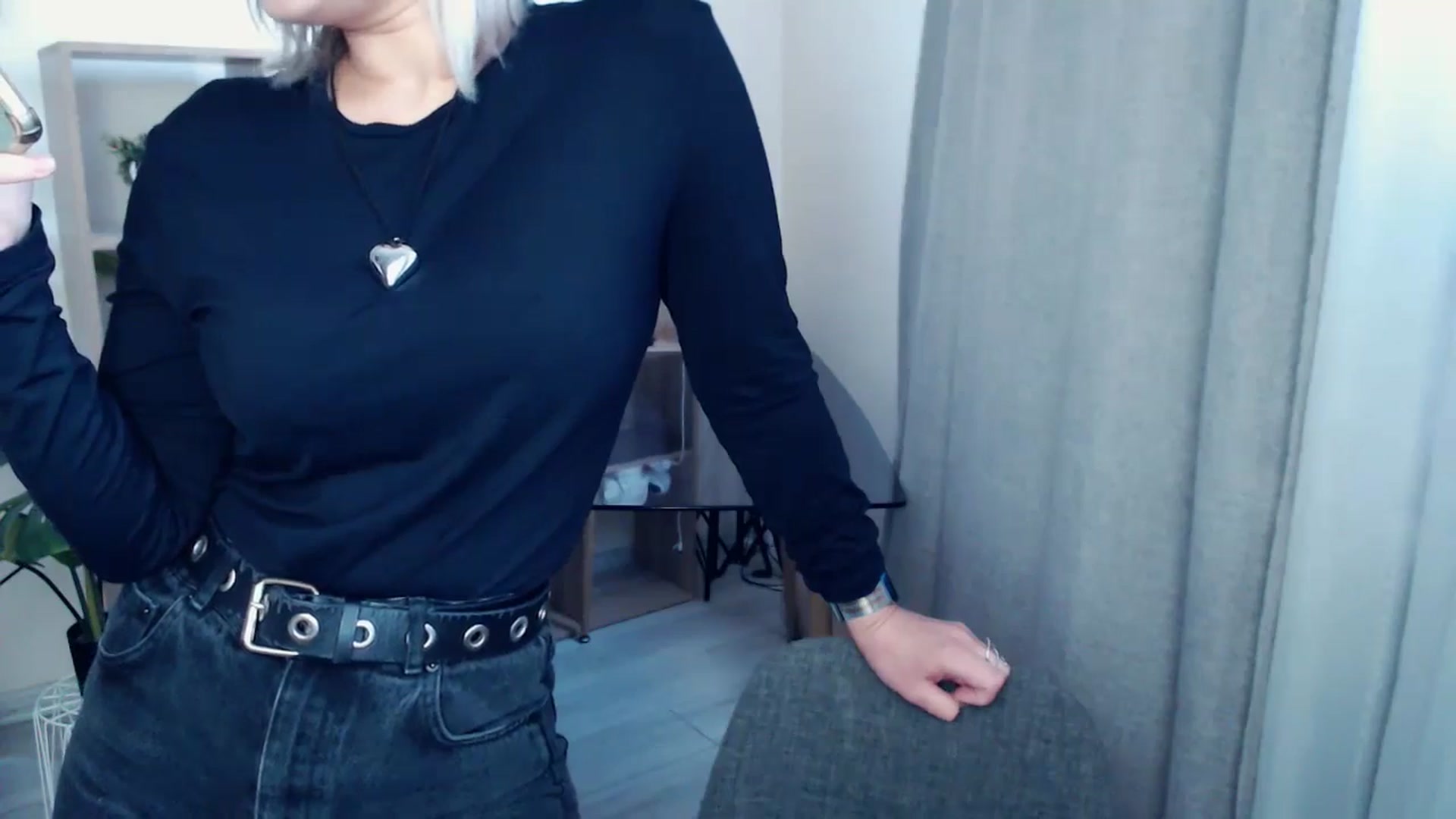 Gallery image thumbnail from Kukla_kolduna's myfreecams stream on, 10/16/2024, 14:59 image 4 of 20