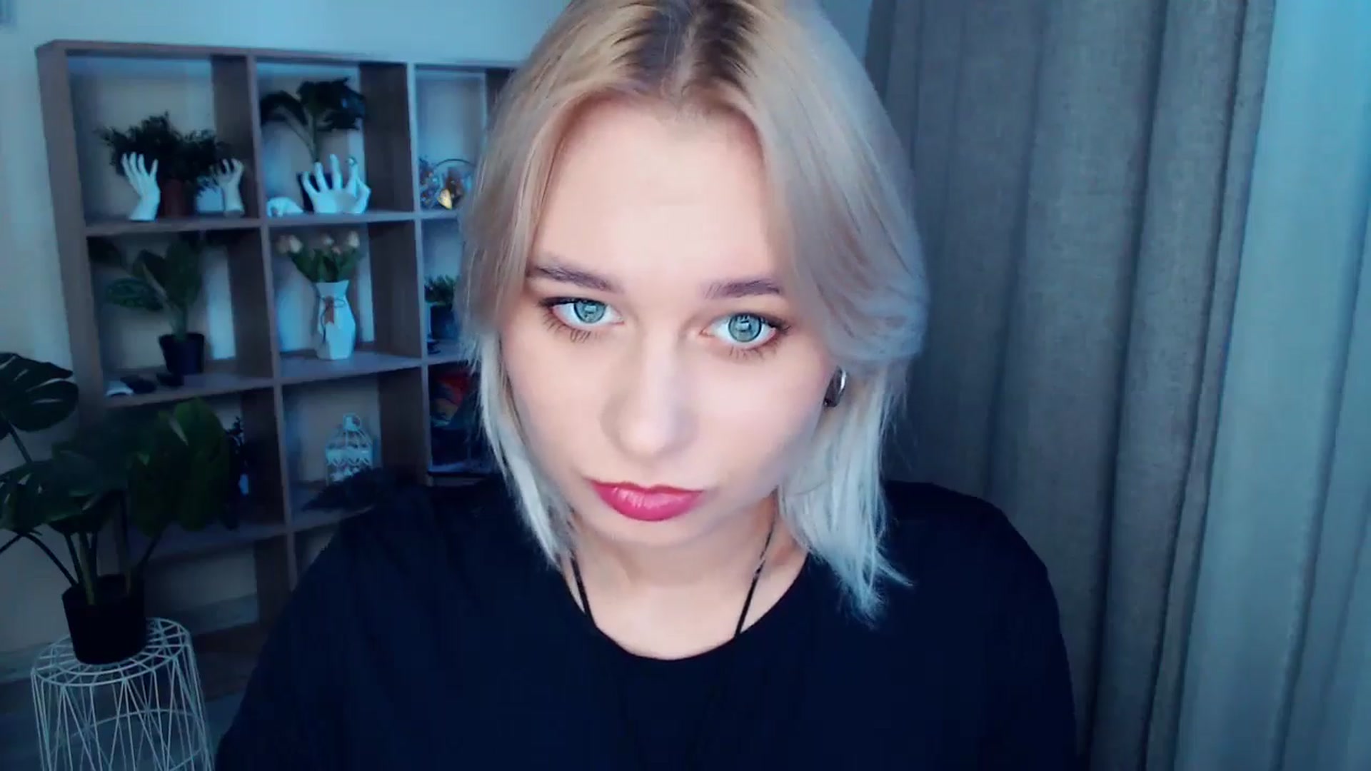 Gallery image thumbnail from Kukla_kolduna's myfreecams stream on, 10/16/2024, 14:59 image 15 of 20
