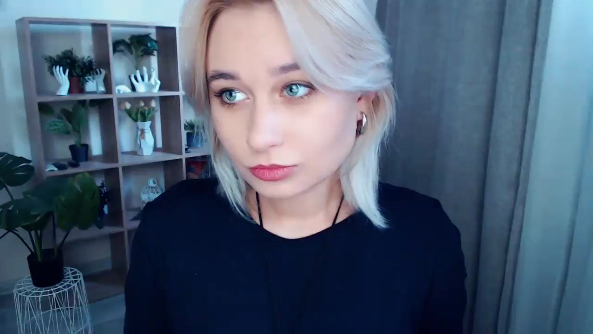 Gallery image thumbnail from Kukla_kolduna's myfreecams stream on, 10/16/2024, 14:59 image 5 of 20