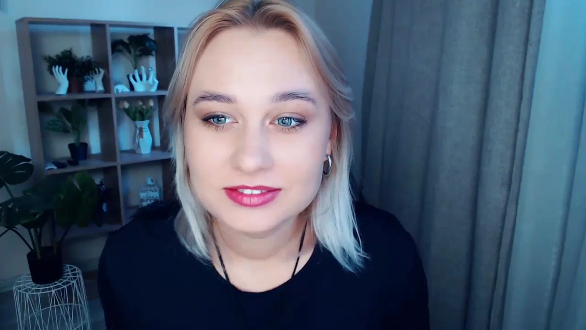 Gallery image thumbnail from Kukla_kolduna's myfreecams stream on, 10/16/2024, 14:59 image 14 of 20