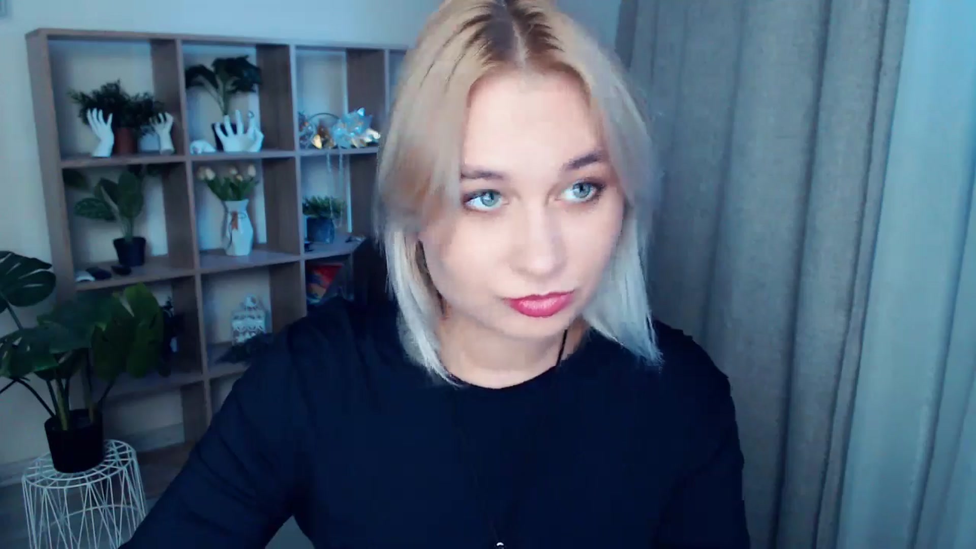 Gallery image thumbnail from Kukla_kolduna's myfreecams stream on, 10/16/2024, 14:59 image 16 of 20