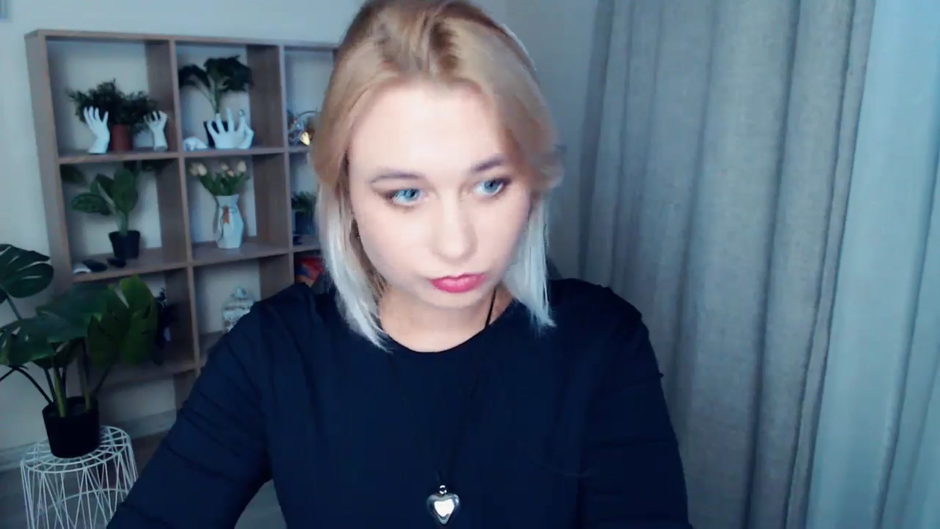 Gallery image thumbnail from Kukla_kolduna's myfreecams stream on, 10/16/2024, 14:59 image 19 of 20