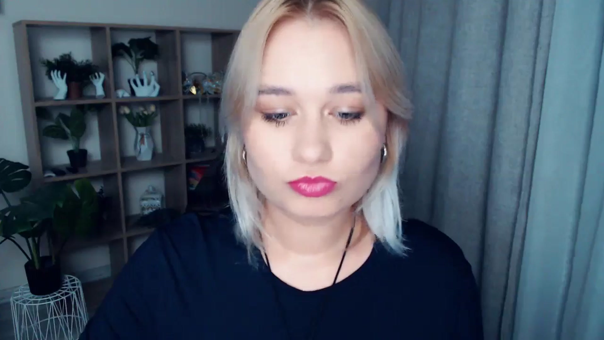 Gallery image thumbnail from Kukla_kolduna's myfreecams stream on, 10/16/2024, 16:47 image 12 of 20