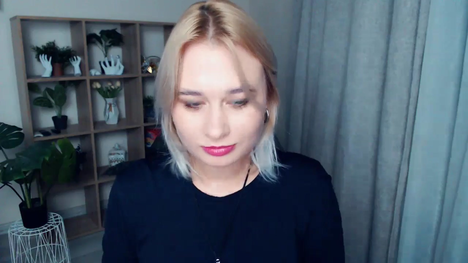 Gallery image thumbnail from Kukla_kolduna's myfreecams stream on, 10/16/2024, 16:47 image 14 of 20