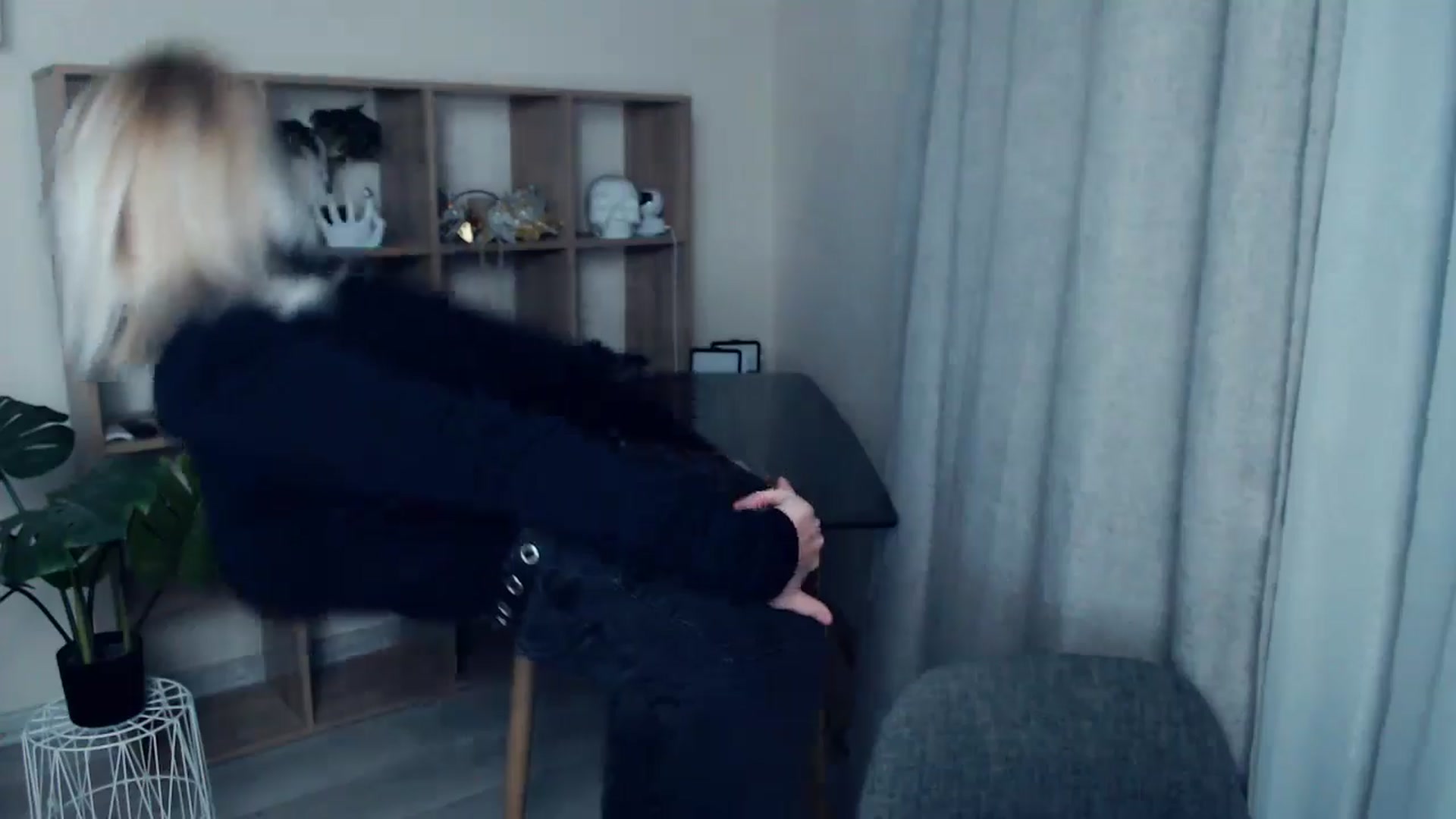 Gallery image thumbnail from Kukla_kolduna's myfreecams stream on, 10/16/2024, 17:27 image 16 of 20