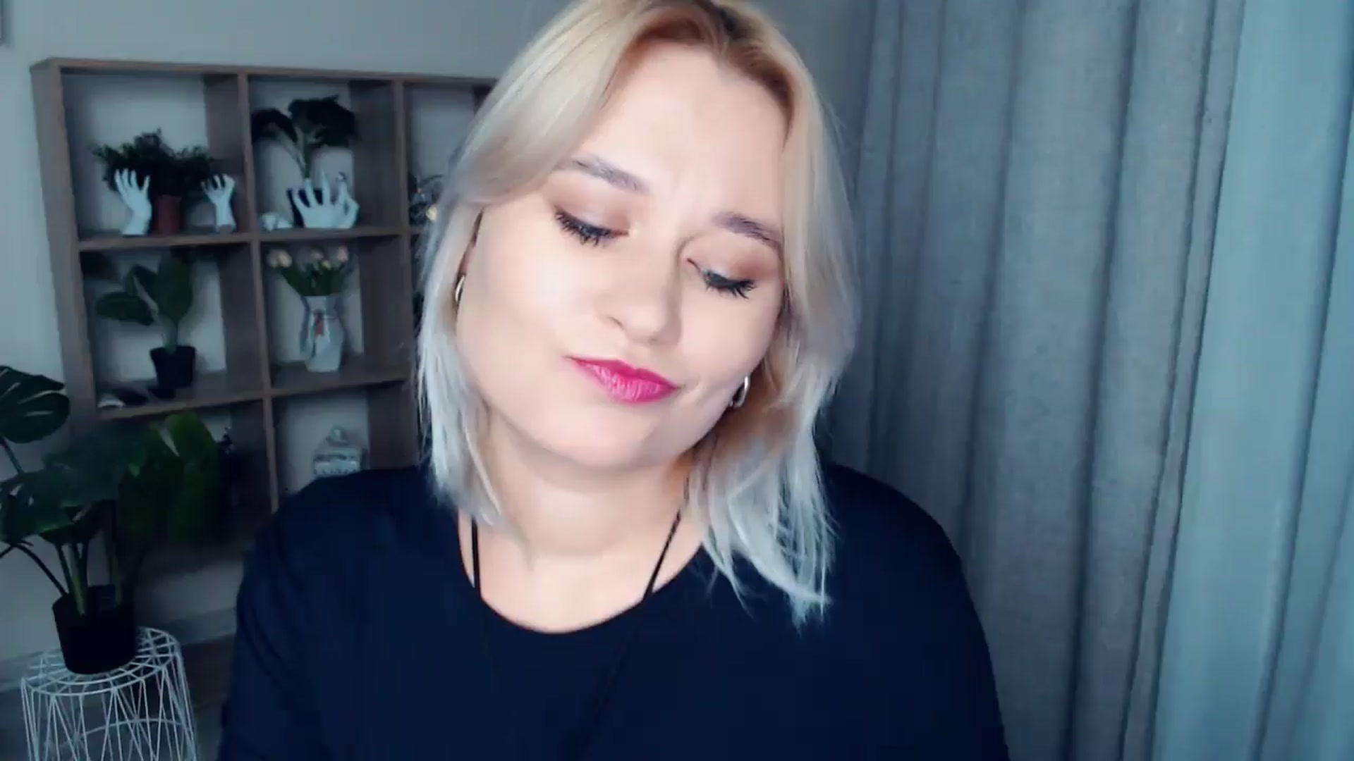 Gallery image thumbnail from Kukla_kolduna's myfreecams stream on, 10/16/2024, 17:27 image 1 of 20