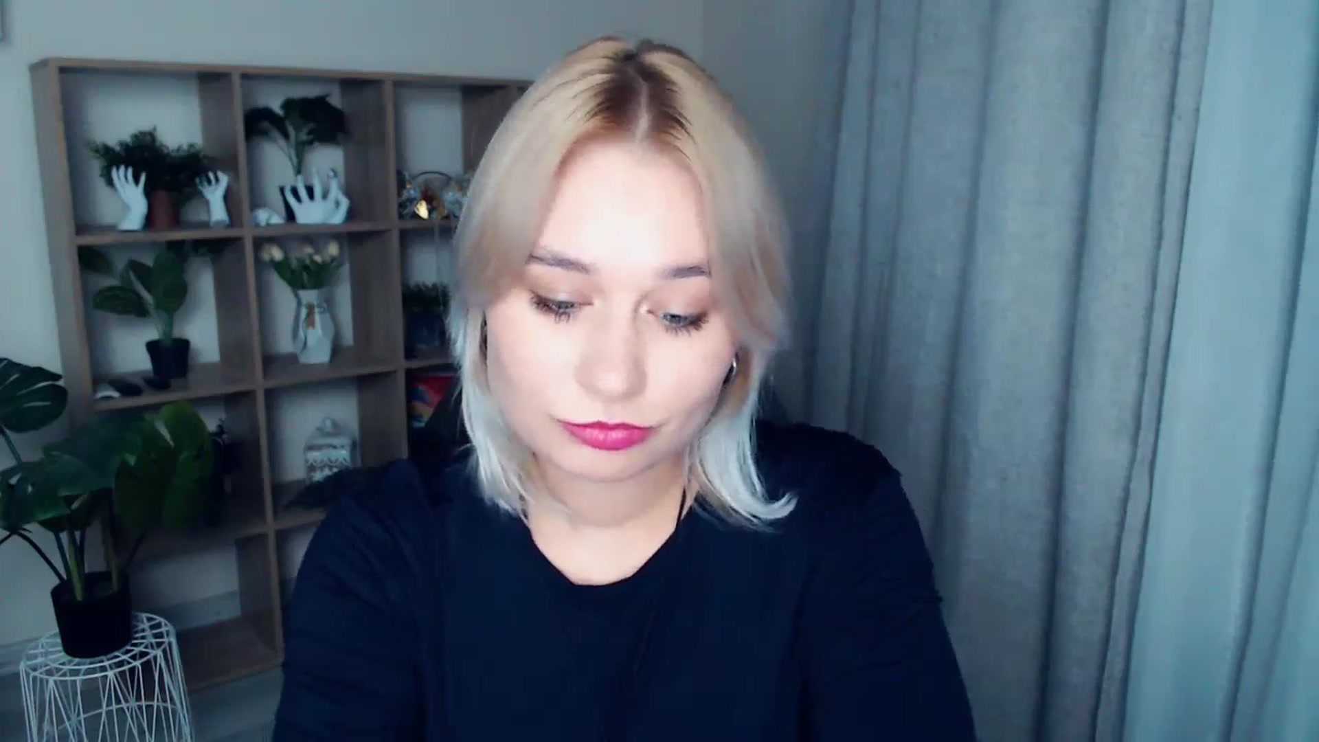 Gallery image thumbnail from Kukla_kolduna's myfreecams stream on, 10/16/2024, 17:27 image 14 of 20