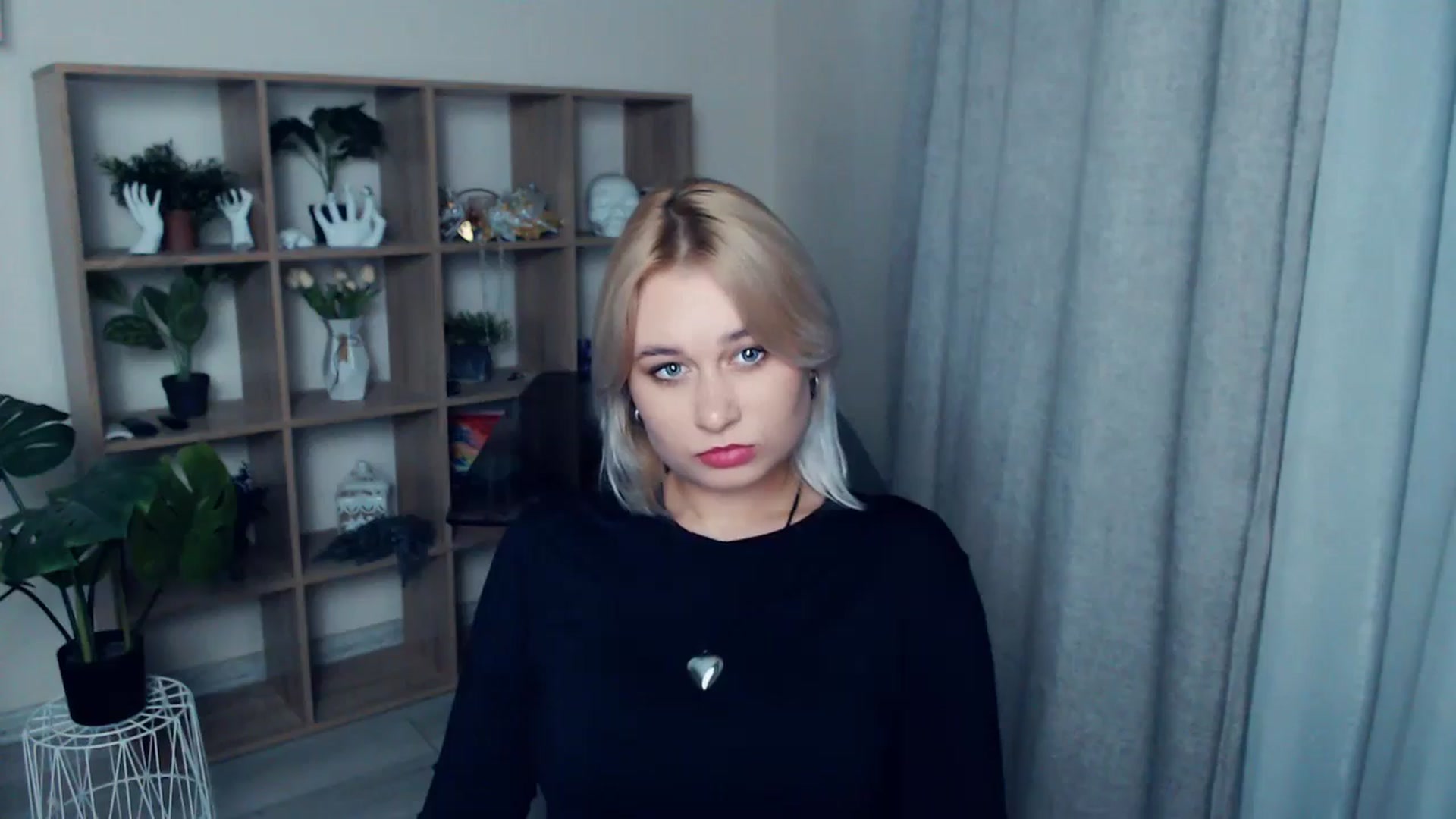 Gallery image thumbnail from Kukla_kolduna's myfreecams stream on, 10/16/2024, 17:27 image 5 of 20