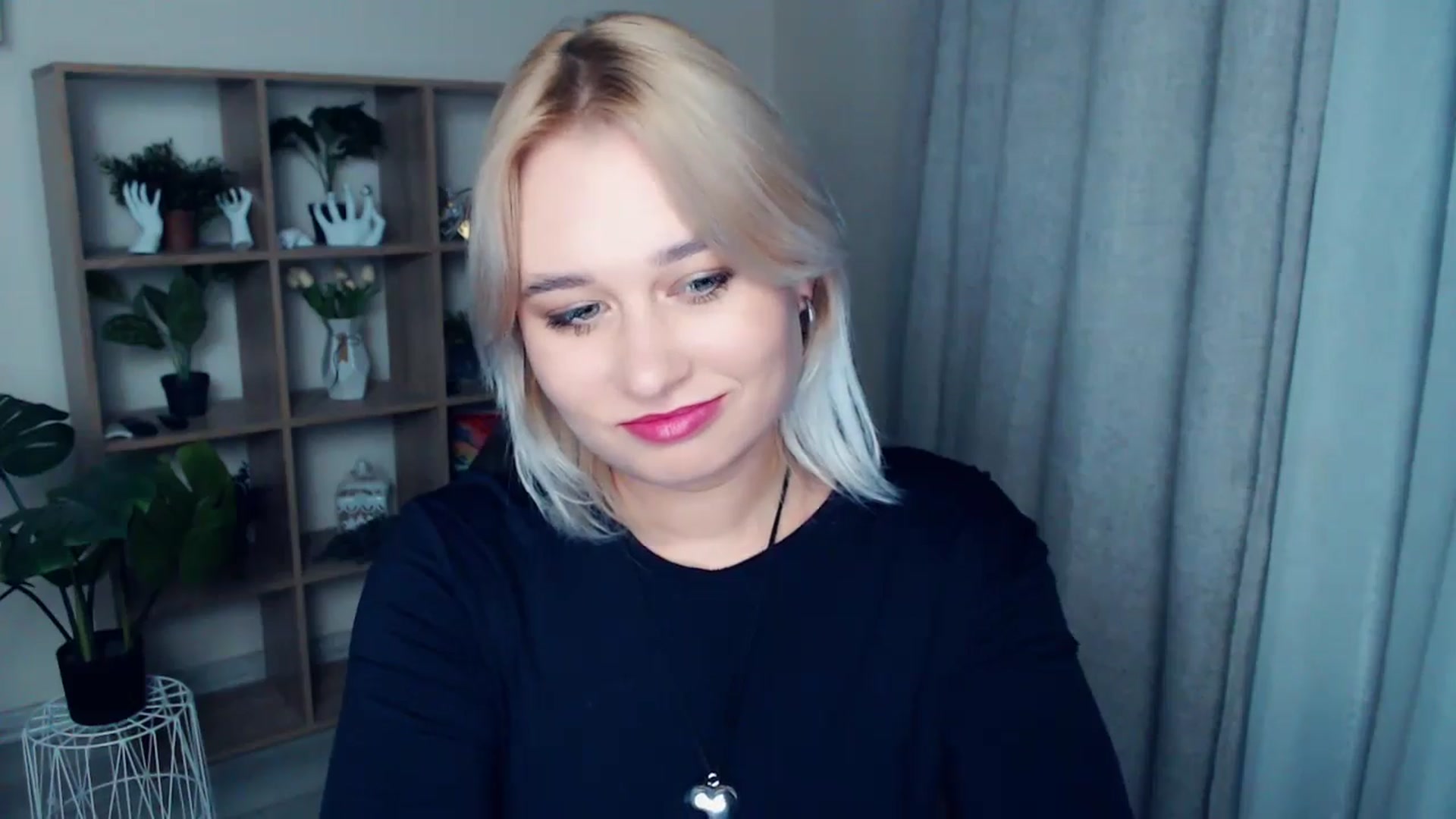 Gallery image thumbnail from Kukla_kolduna's myfreecams stream on, 10/16/2024, 17:27 image 9 of 20