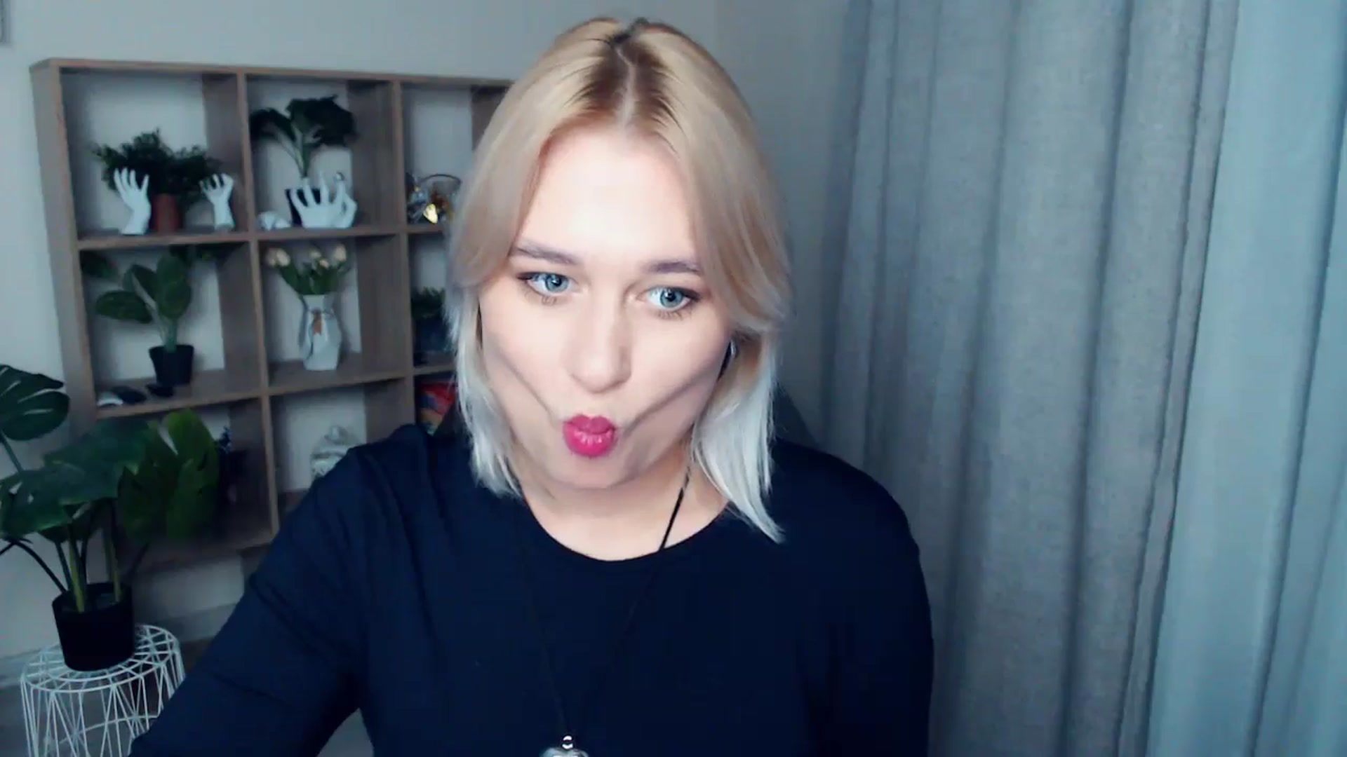 Gallery image thumbnail from Kukla_kolduna's myfreecams stream on, 10/16/2024, 17:27 image 10 of 20