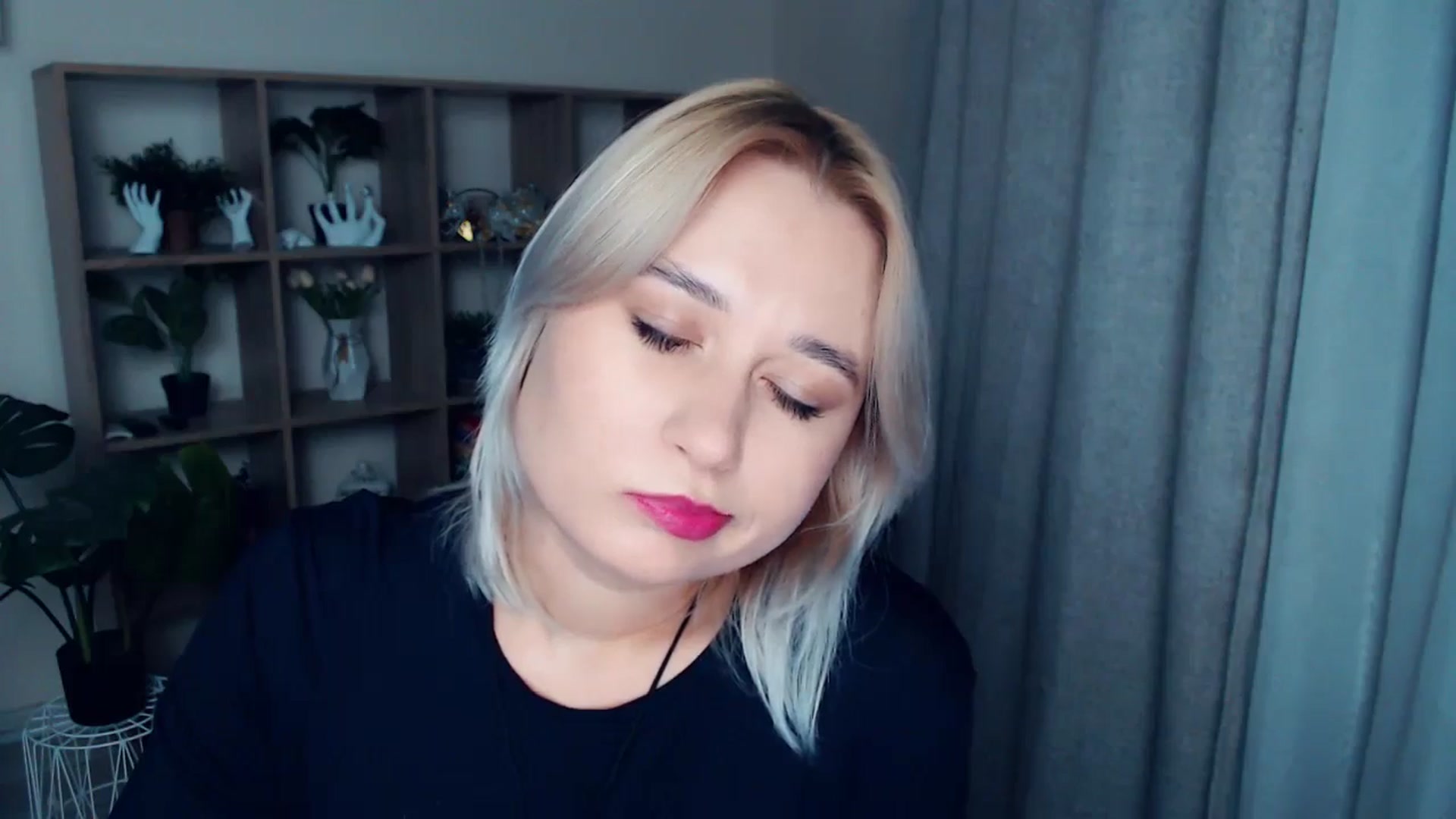 Gallery image thumbnail from Kukla_kolduna's myfreecams stream on, 10/16/2024, 17:27 image 8 of 20