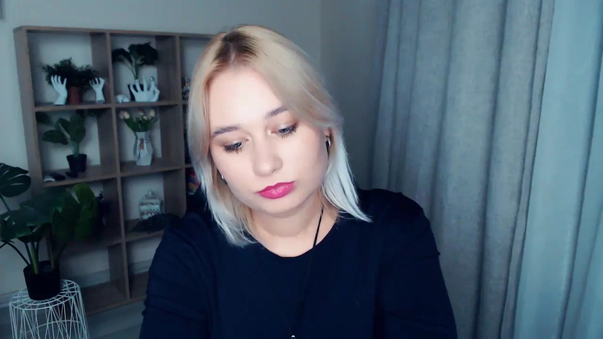 Gallery image thumbnail from Kukla_kolduna's myfreecams stream on, 10/16/2024, 17:27 image 11 of 20