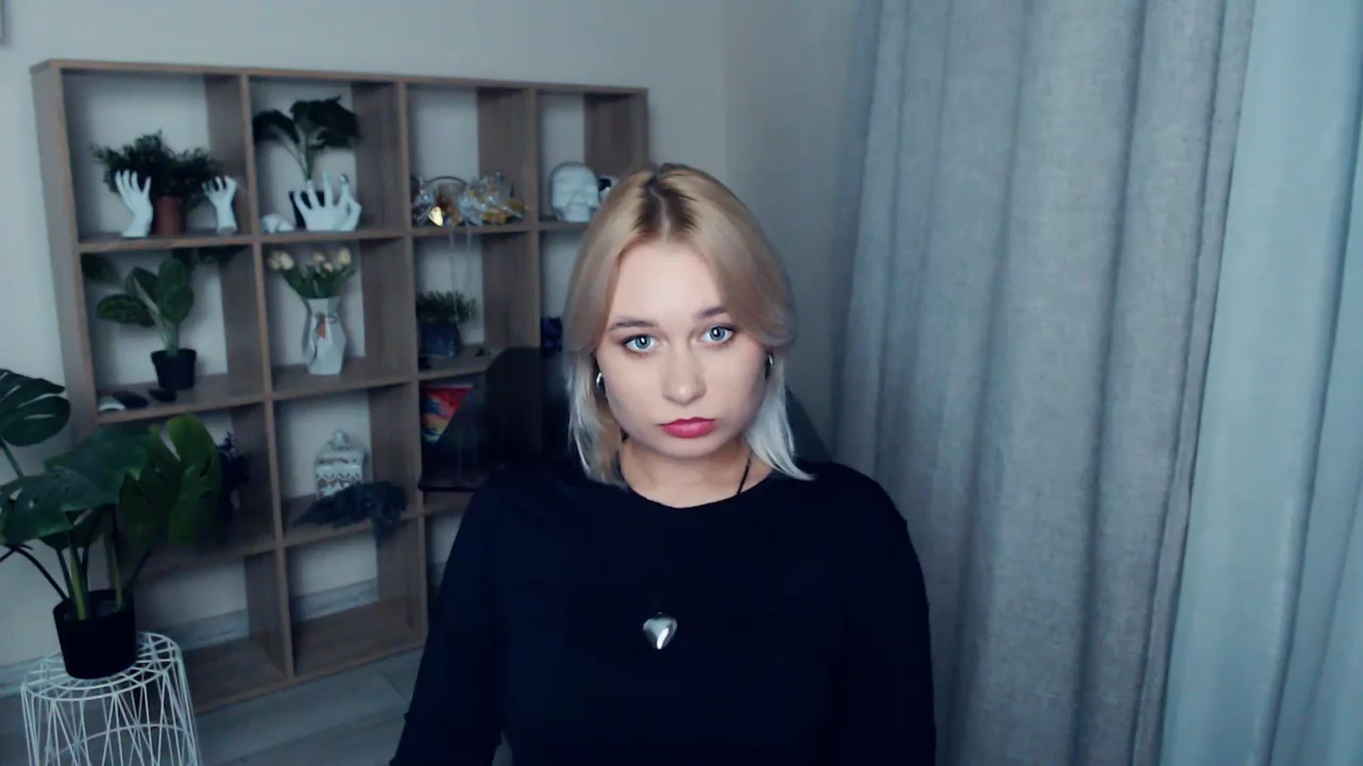 Gallery image thumbnail from Kukla_kolduna's myfreecams stream on, 10/16/2024, 17:27 image 4 of 20
