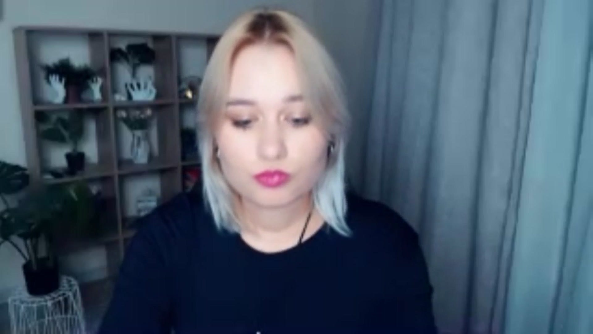 Gallery image thumbnail from Kukla_kolduna's myfreecams stream on, 10/16/2024, 17:27 image 3 of 20