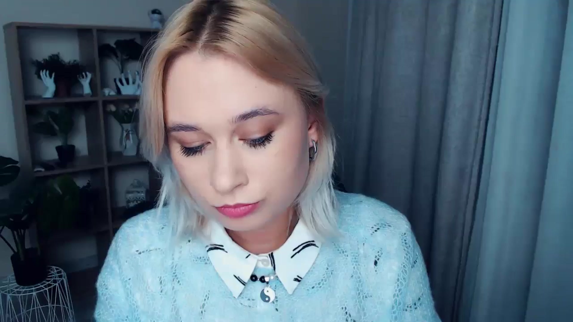 Gallery image thumbnail from Kukla_kolduna's myfreecams stream on, 10/17/2024, 16:38 image 9 of 20