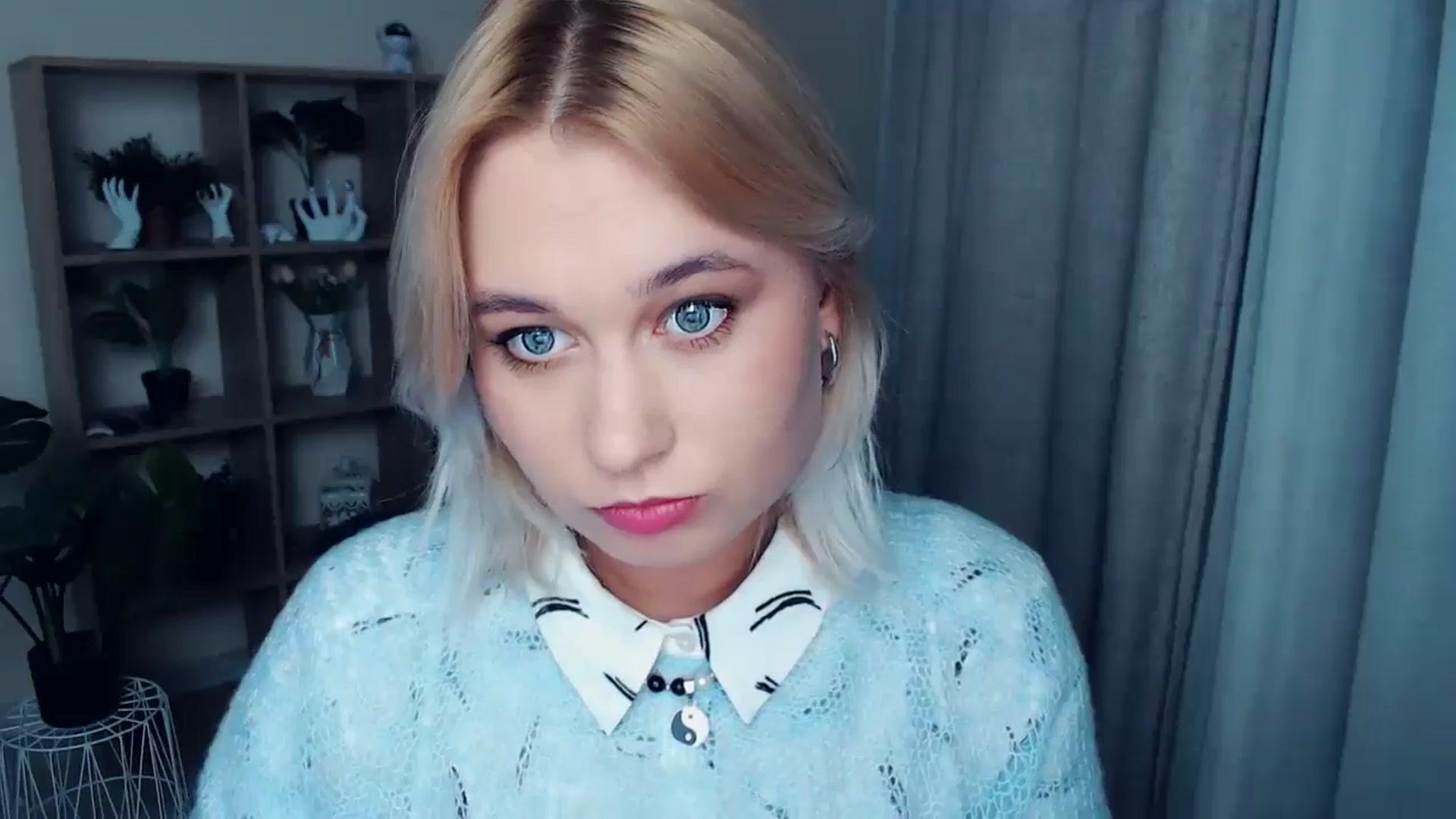 Gallery image thumbnail from Kukla_kolduna's myfreecams stream on, 10/17/2024, 16:38 image 10 of 20