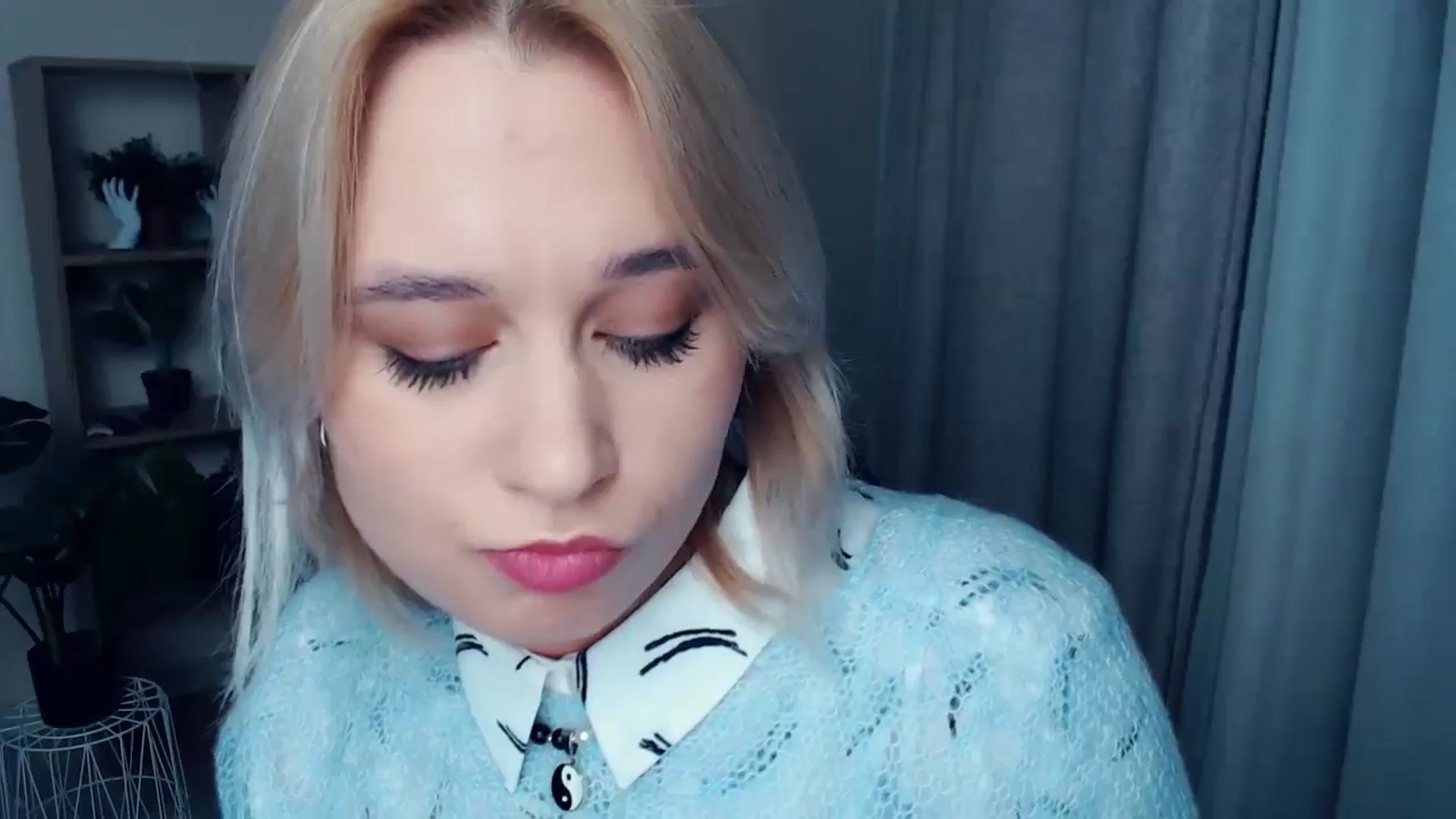 Gallery image thumbnail from Kukla_kolduna's myfreecams stream on, 10/17/2024, 16:38 image 7 of 20