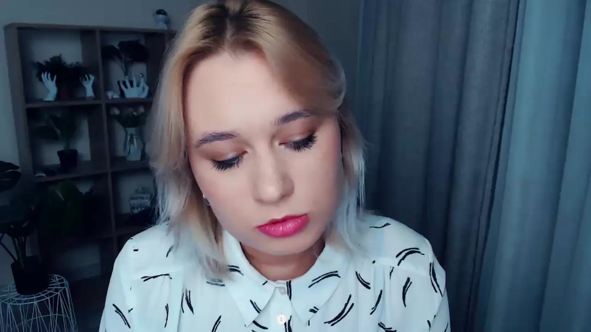 Gallery image thumbnail from Kukla_kolduna's myfreecams stream on, 10/17/2024, 16:38 image 19 of 20