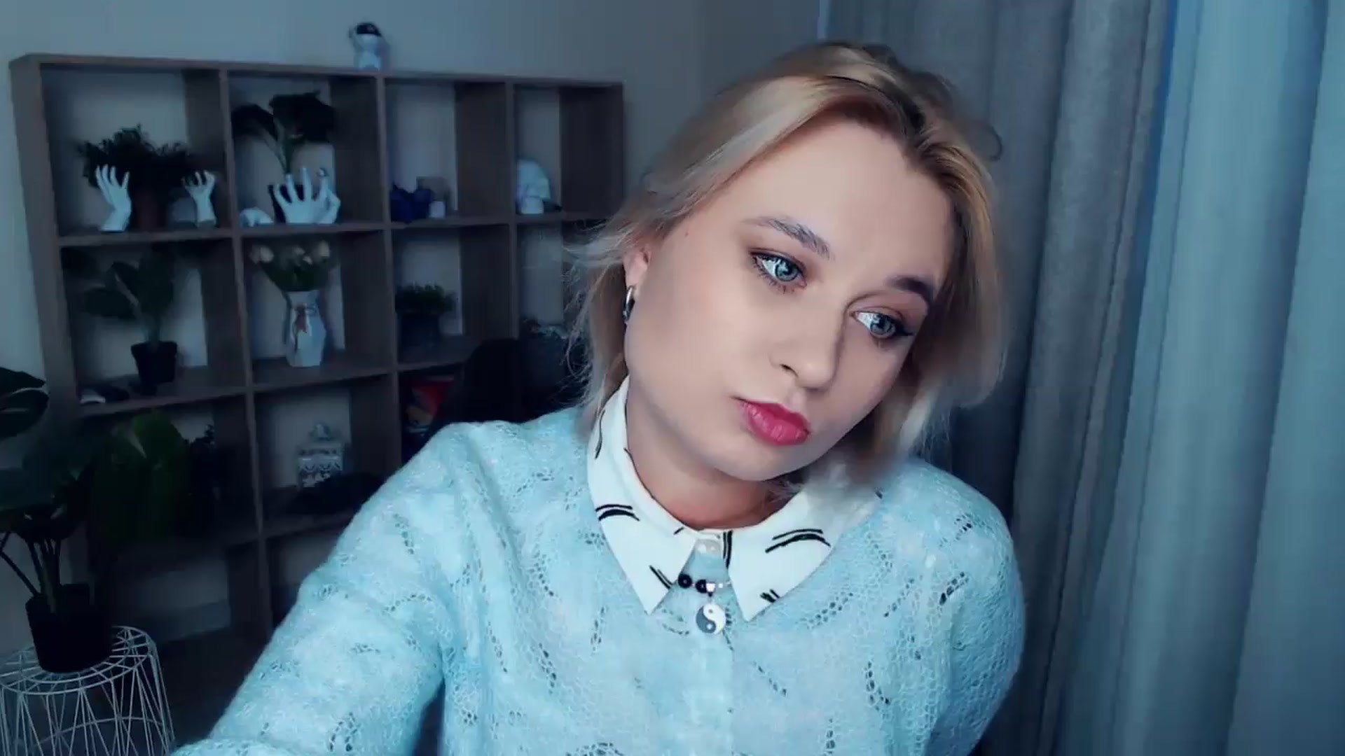 Gallery image thumbnail from Kukla_kolduna's myfreecams stream on, 10/17/2024, 16:38 image 1 of 20