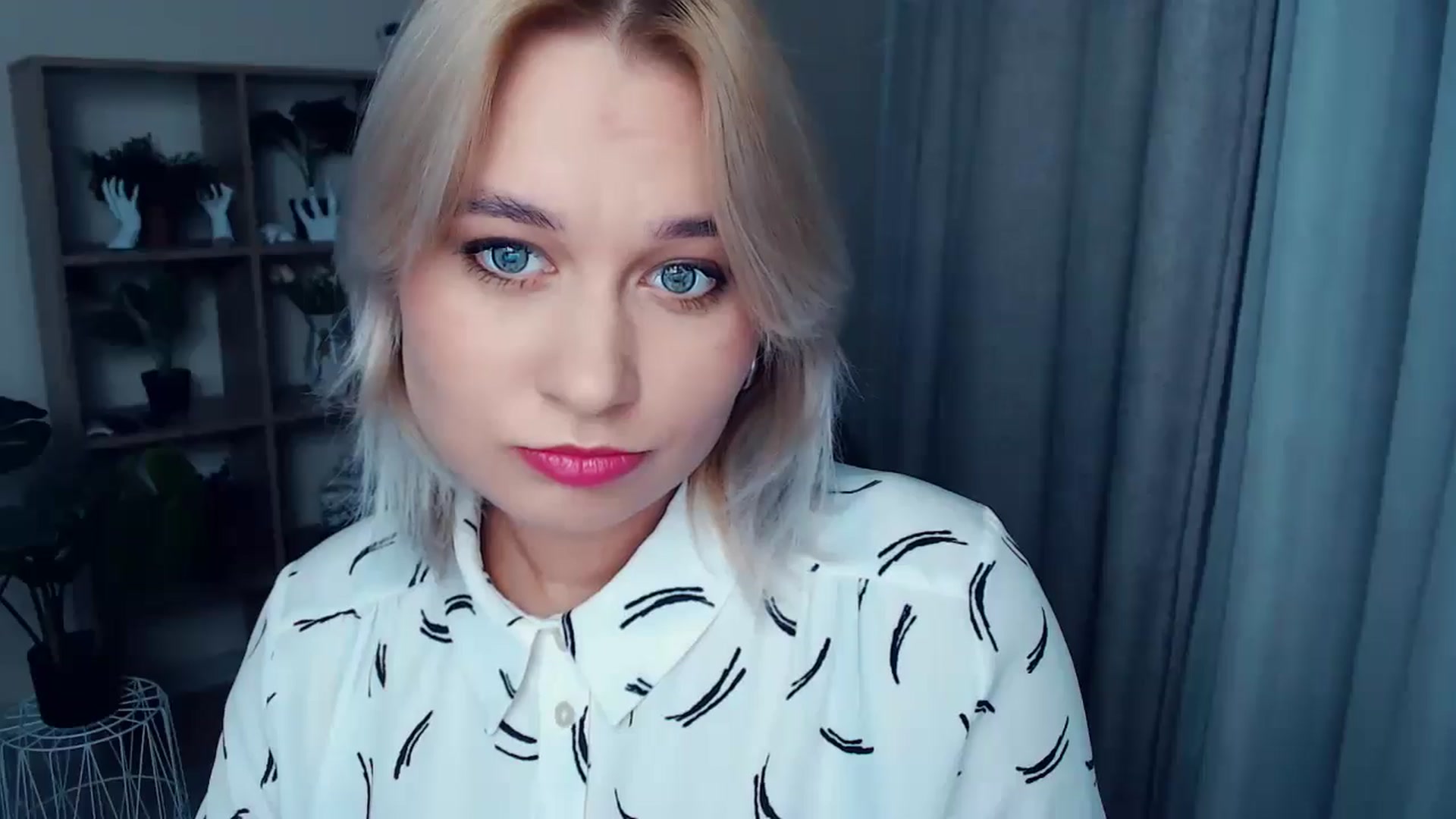 Gallery image thumbnail from Kukla_kolduna's myfreecams stream on, 10/17/2024, 16:38 image 17 of 20