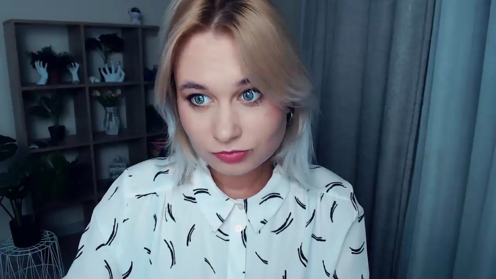 Gallery image thumbnail from Kukla_kolduna's myfreecams stream on, 10/17/2024, 16:38 image 12 of 20