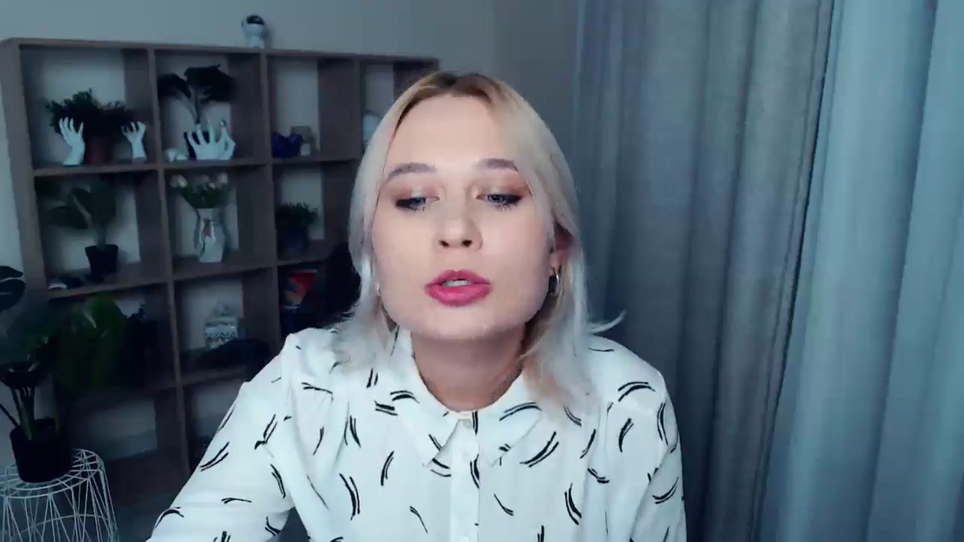 Gallery image thumbnail from Kukla_kolduna's myfreecams stream on, 10/17/2024, 17:25 image 6 of 20
