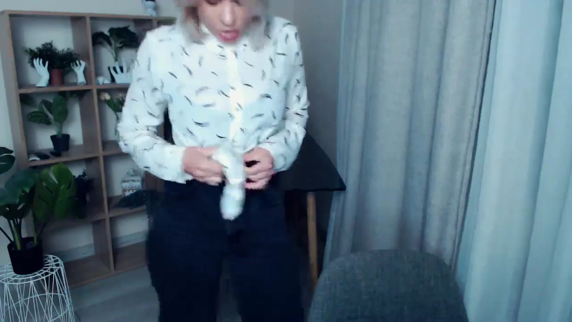 Gallery image thumbnail from Kukla_kolduna's myfreecams stream on, 10/17/2024, 17:25 image 9 of 20
