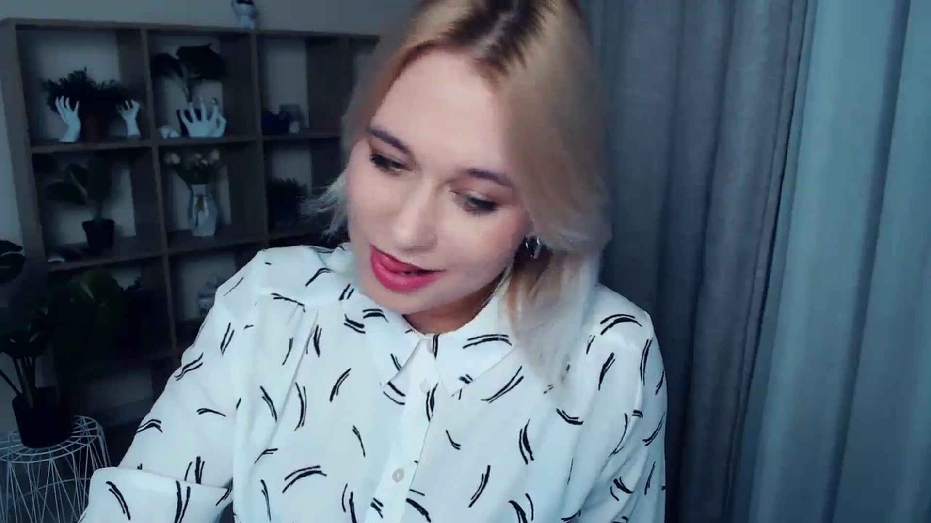 Gallery image thumbnail from Kukla_kolduna's myfreecams stream on, 10/17/2024, 17:25 image 15 of 20