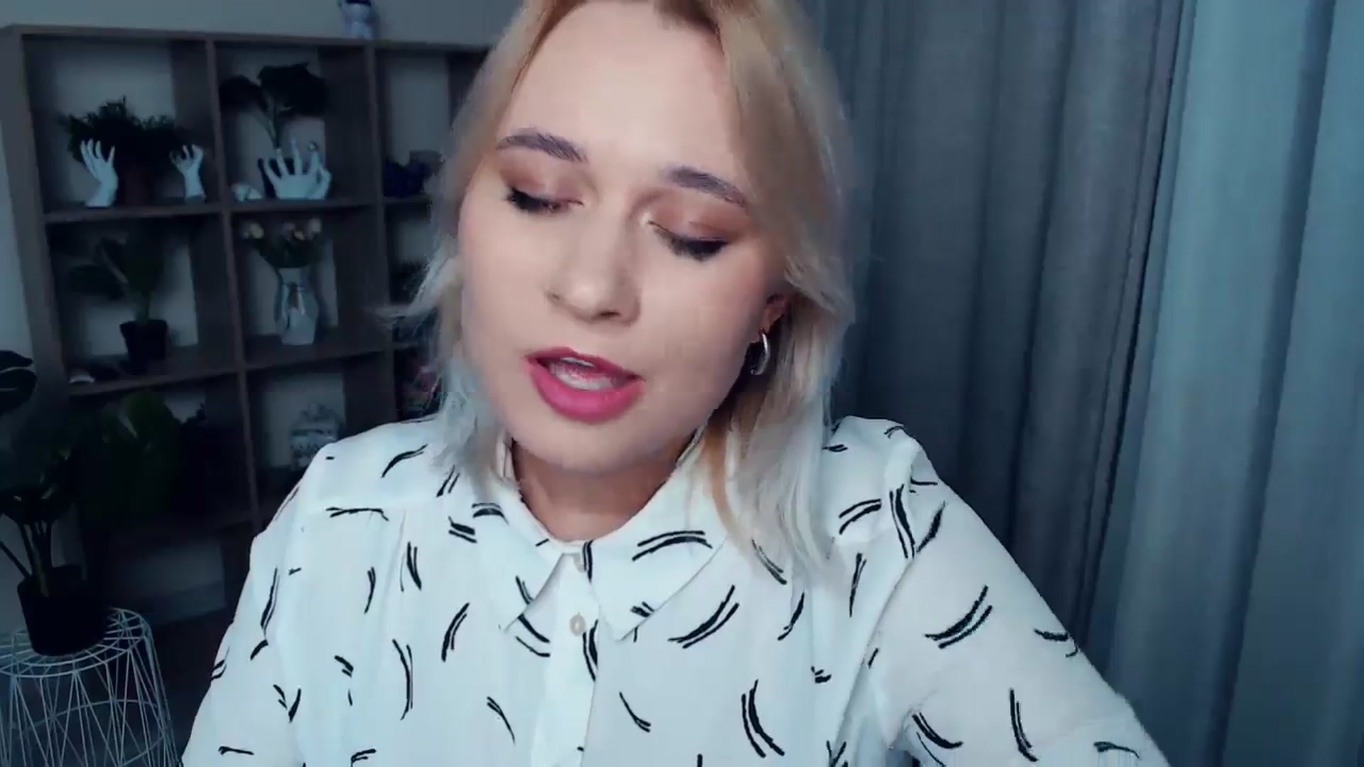 Gallery image thumbnail from Kukla_kolduna's myfreecams stream on, 10/17/2024, 17:25 image 12 of 20