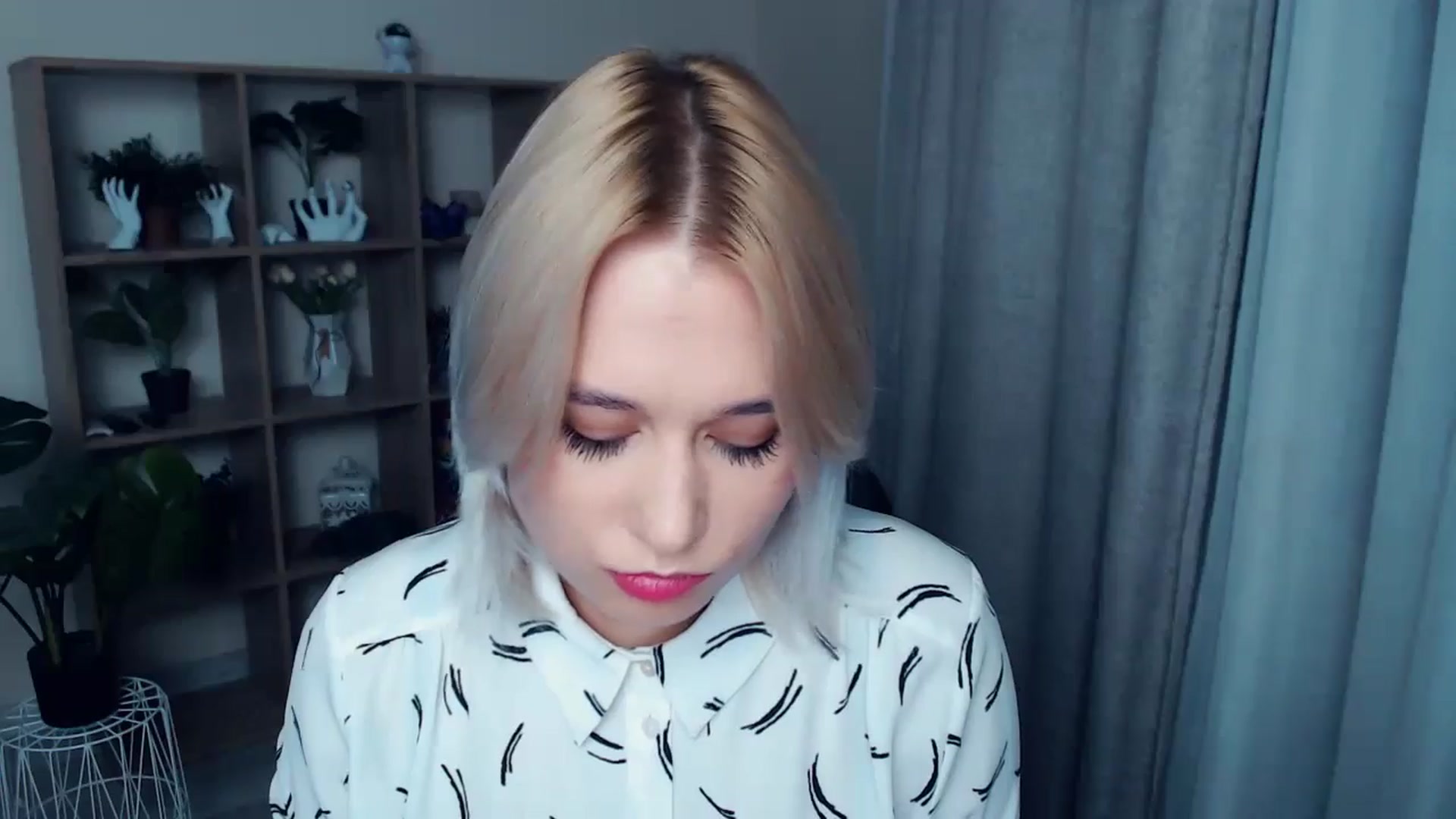 Gallery image thumbnail from Kukla_kolduna's myfreecams stream on, 10/17/2024, 17:25 image 3 of 20