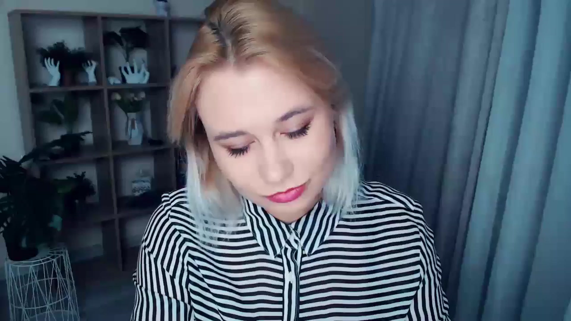 Gallery image thumbnail from Kukla_kolduna's myfreecams stream on, 10/18/2024, 16:03 image 8 of 20