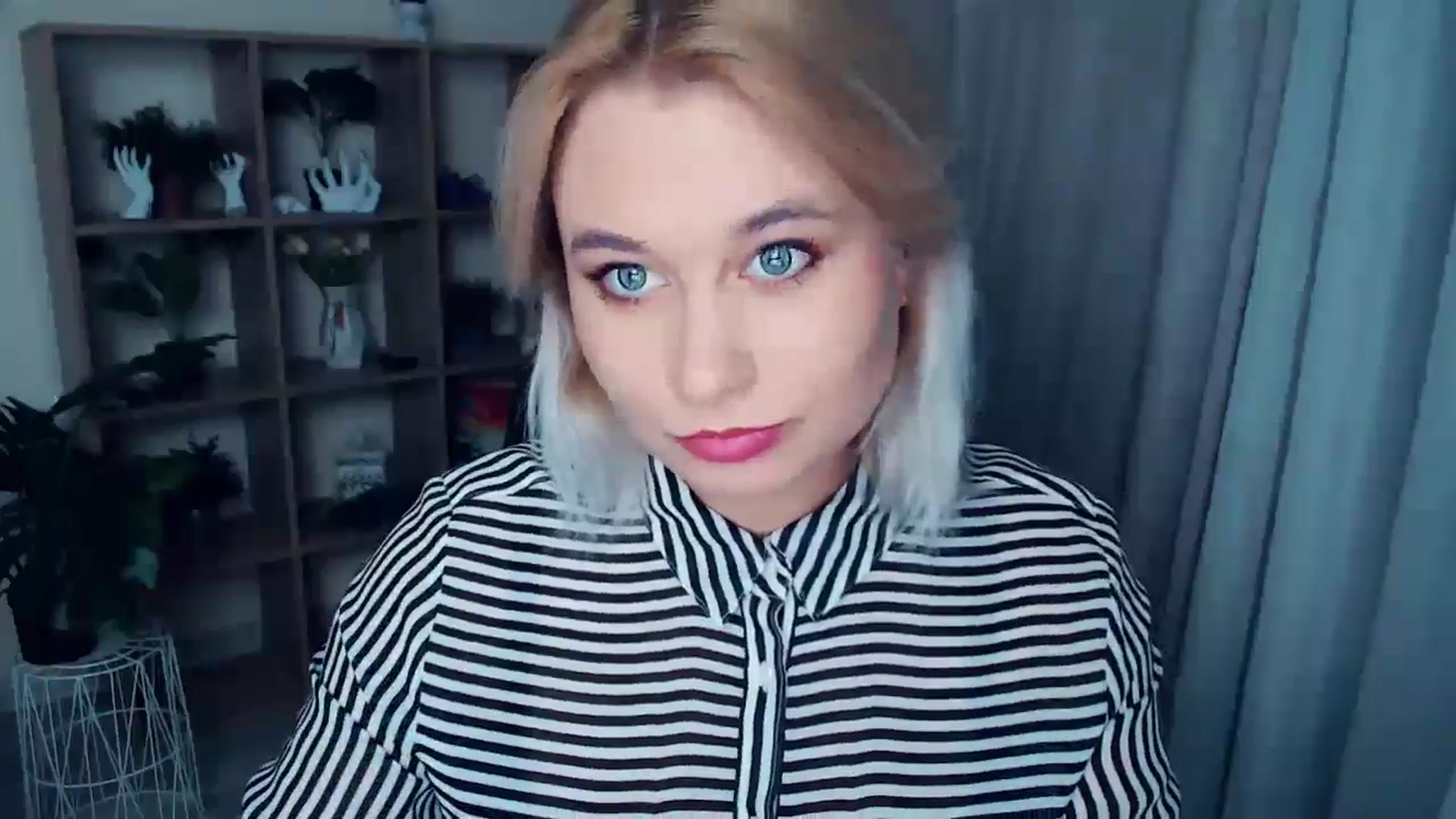 Gallery image thumbnail from Kukla_kolduna's myfreecams stream on, 10/18/2024, 16:03 image 11 of 20