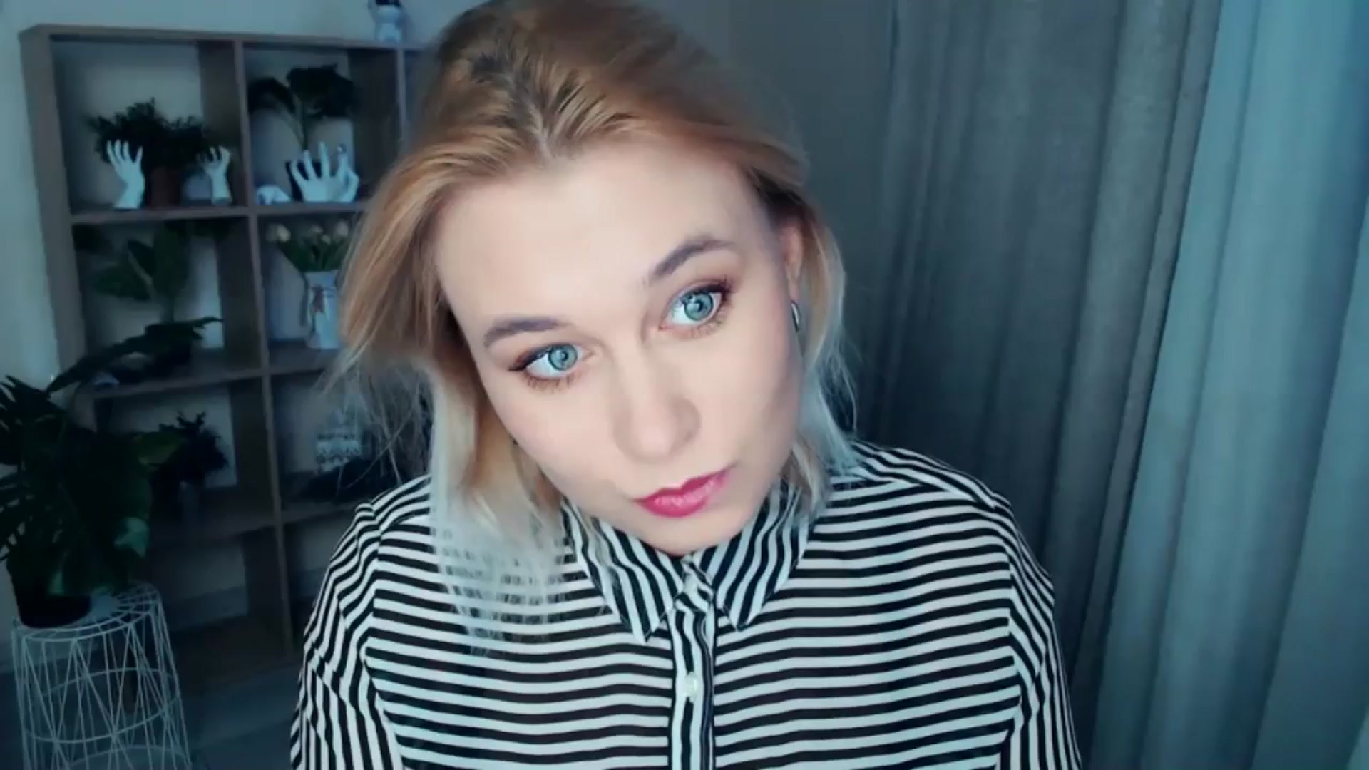 Gallery image thumbnail from Kukla_kolduna's myfreecams stream on, 10/18/2024, 16:03 image 1 of 20