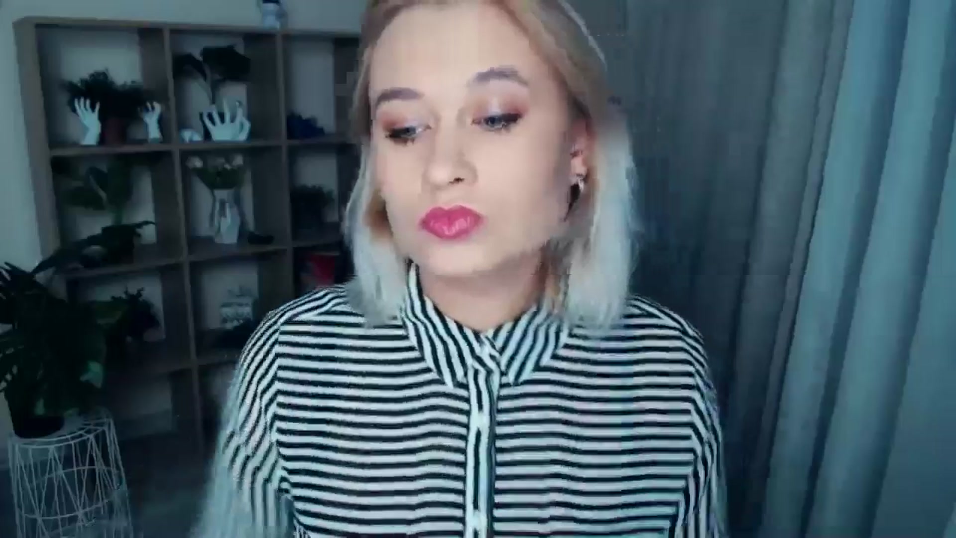 Gallery image thumbnail from Kukla_kolduna's myfreecams stream on, 10/18/2024, 16:03 image 5 of 20