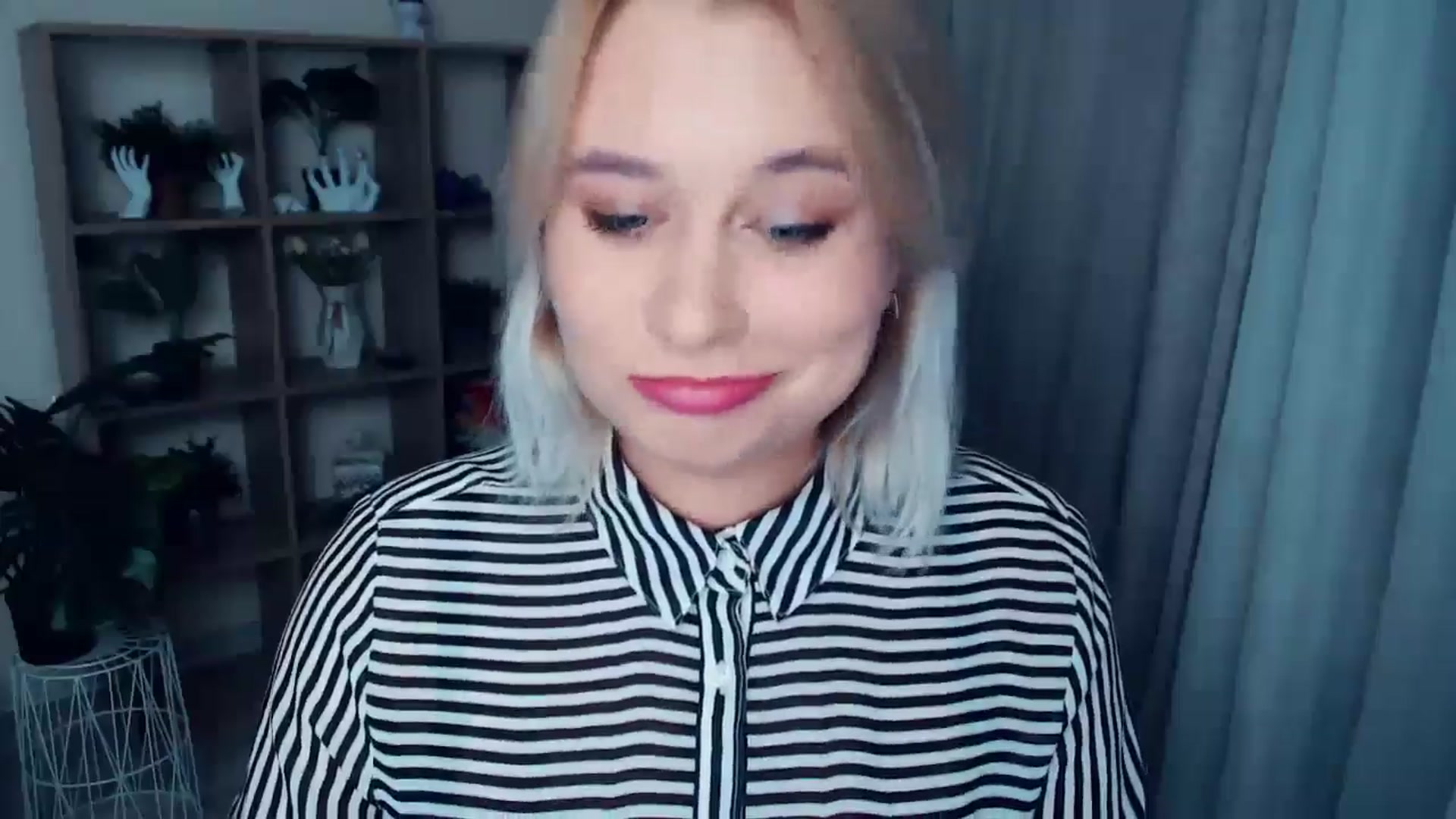 Gallery image thumbnail from Kukla_kolduna's myfreecams stream on, 10/18/2024, 16:03 image 19 of 20