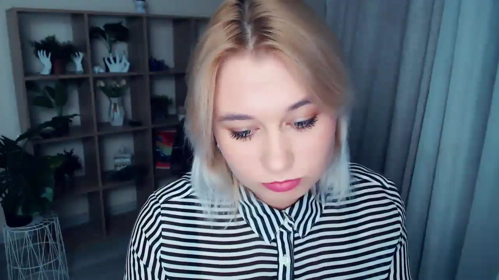 Gallery image thumbnail from Kukla_kolduna's myfreecams stream on, 10/18/2024, 17:11 image 5 of 20